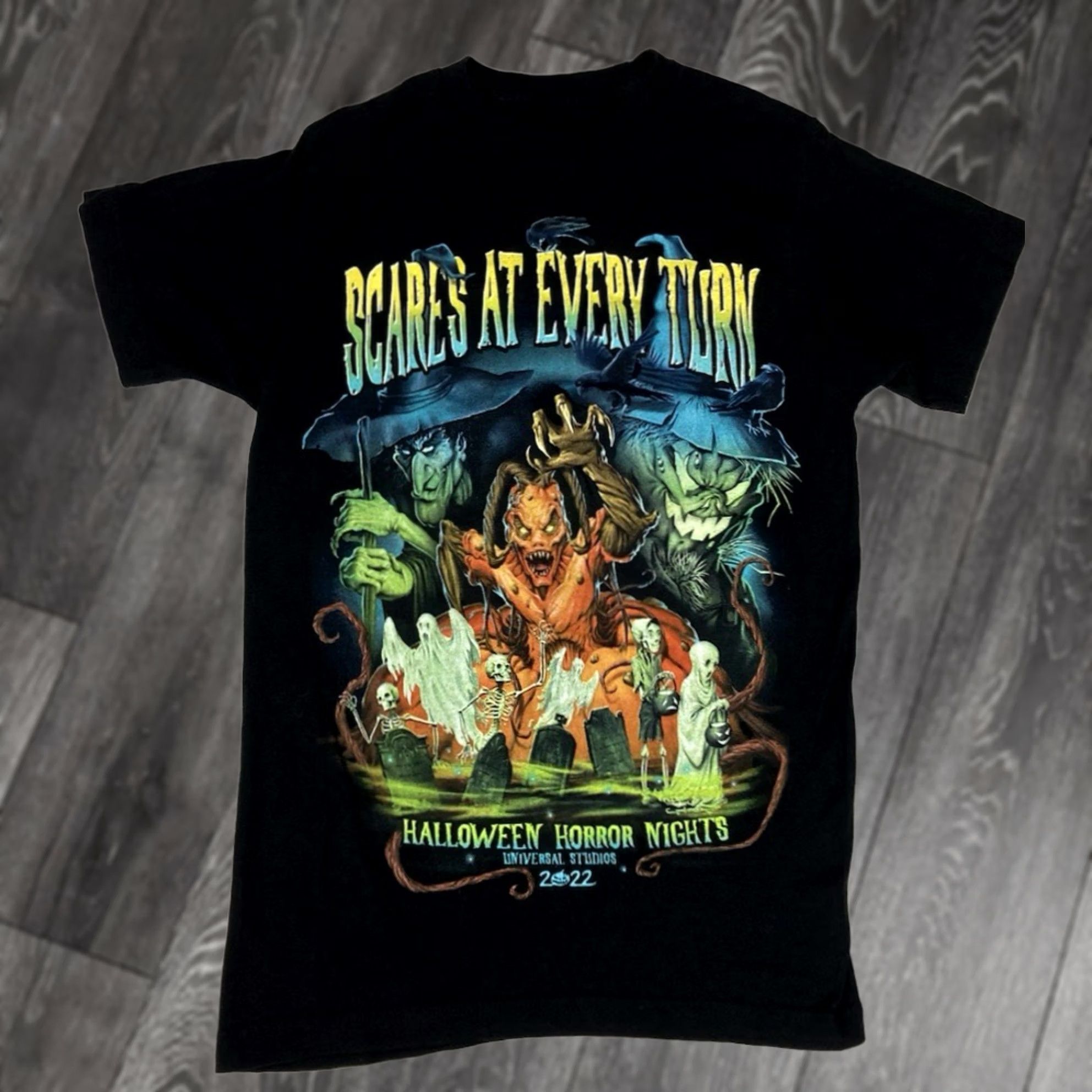 Vintage Universal Studios Halloween Horror Nights 2022 Graphic T-shirt Black Women XS Size XS / US 0-2 / IT 36-38 - 1 Thumbnail