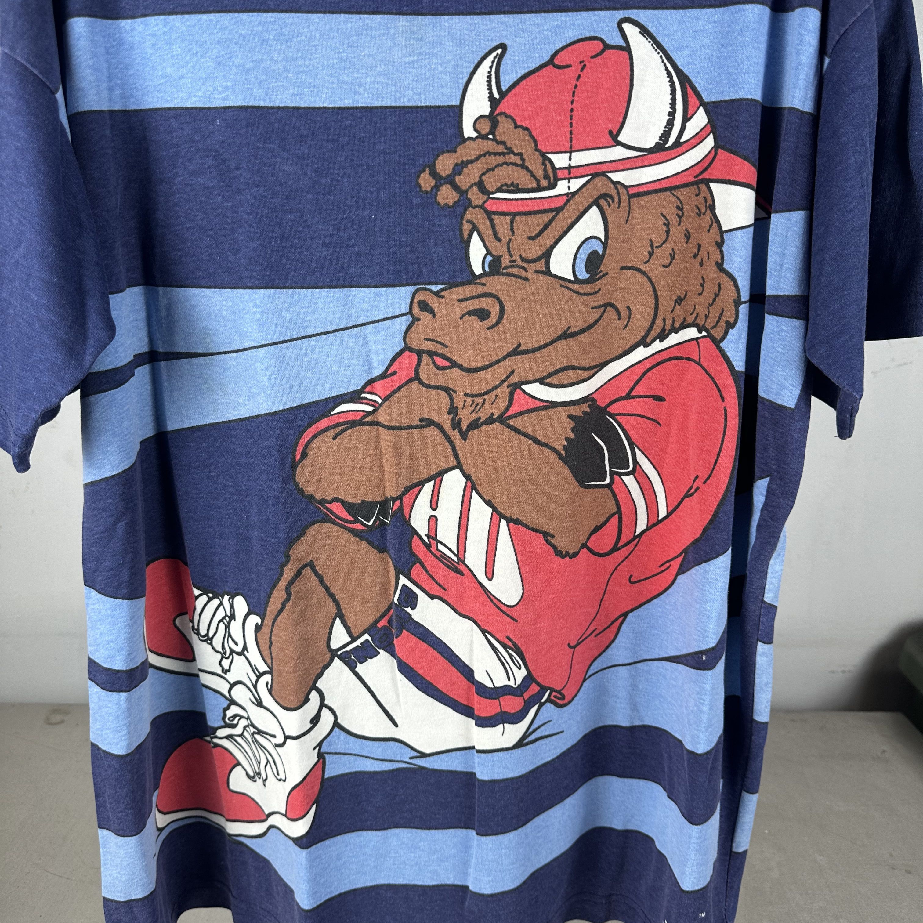 Vintage ​​​​90s Howard University Bison Mascot NCAA AOP T-shirt Size US XL / EU 56 / 4 - 2 Thumbnail