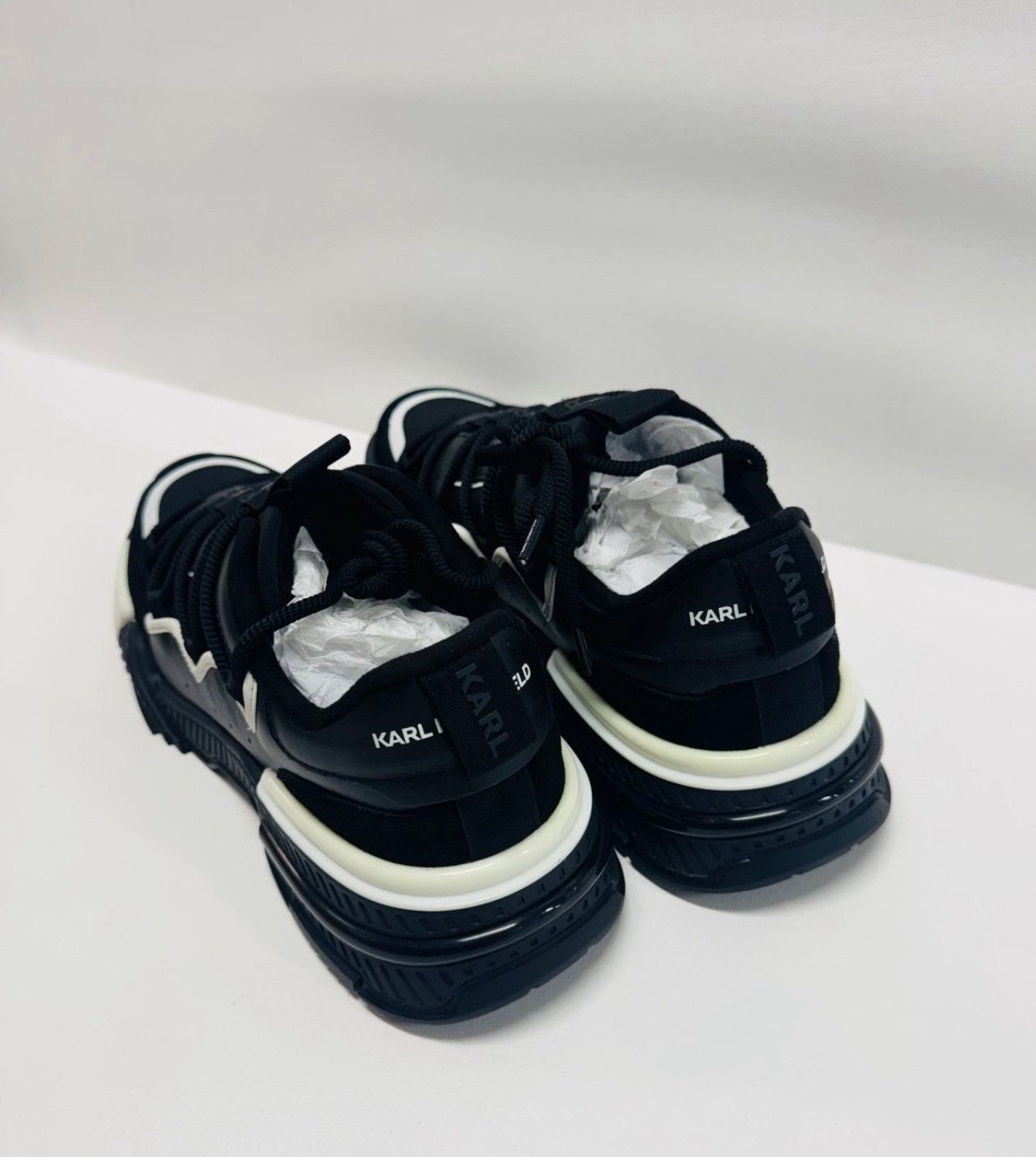 Karl Lagerfeld Karl Lagerfeld Paris Low-Top Leather Sawtooth Sneakers Size US 11 / EU 44 - 5 Thumbnail