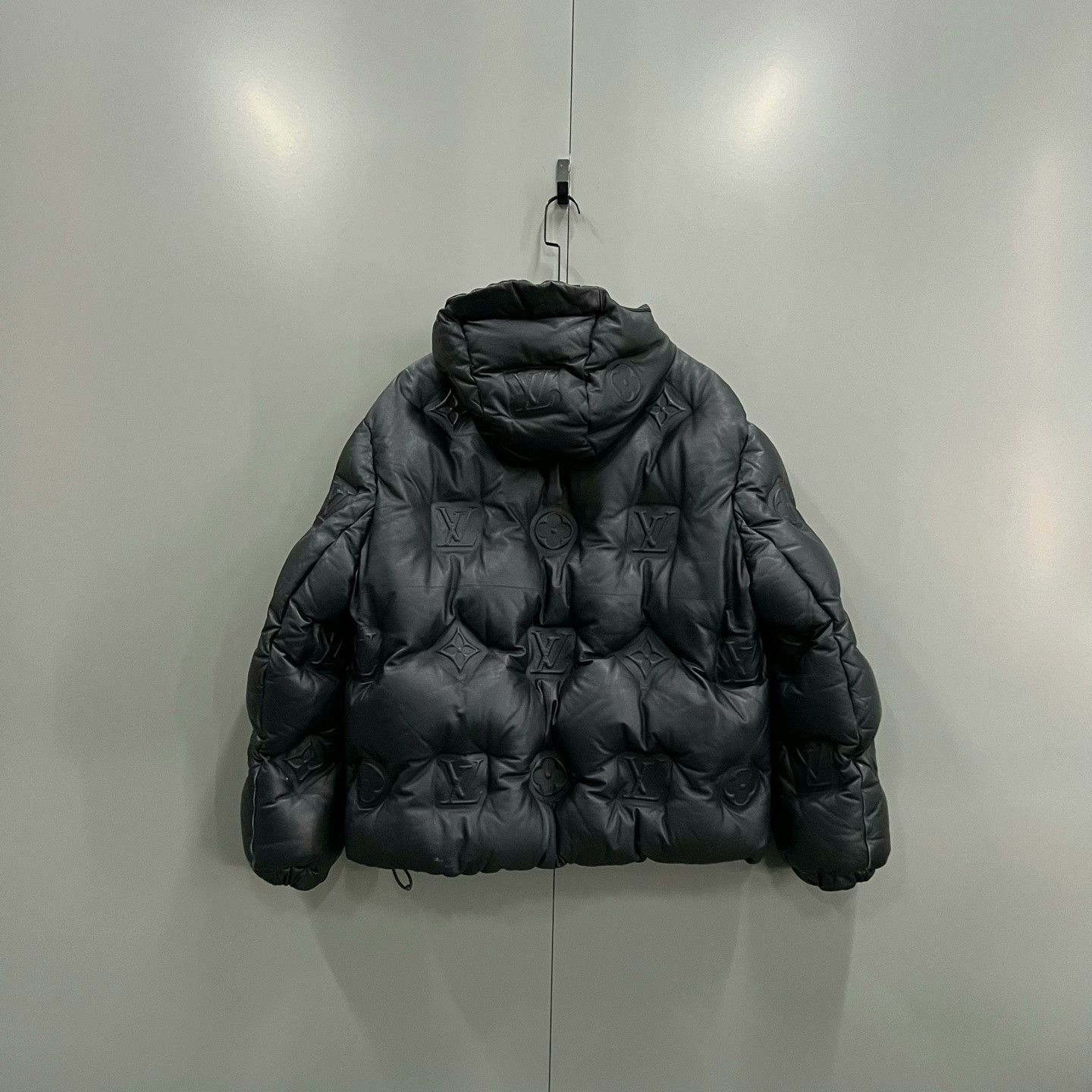 Louis Vuitton Louis Vuitton Monogram Embossed Hooded Down Jacket Size US L / EU 52-54 / 3 - 2 Thumbnail