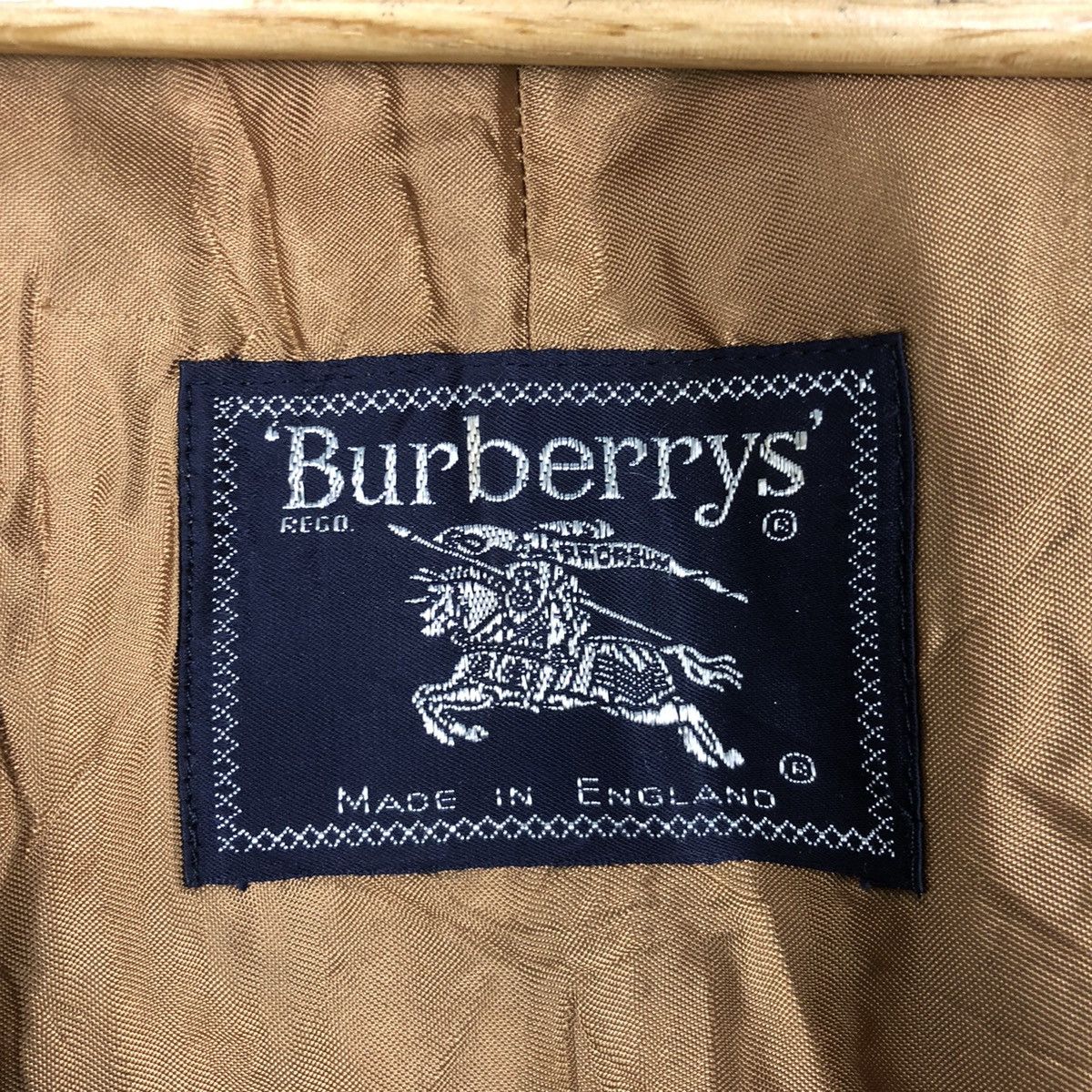 Burberry VINTAGE BURBERRYS NOVA CHECK TRENCH JACKET Size US M / EU 48-50 / 2 - 16 Thumbnail