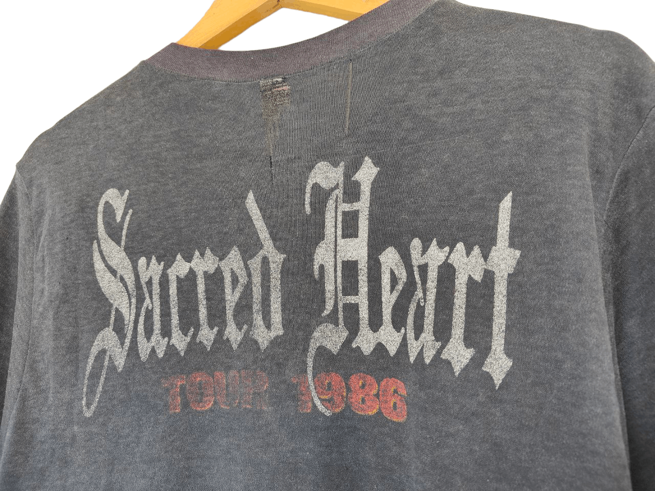 Vintage ©️1985 True Vintage Dio Band Tour distressed T Size US M / EU 48-50 / 2 - 11 Thumbnail