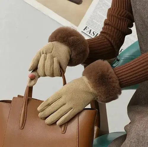 Japanese Brand Elegant Rabbit Fur Gloves Size ONE SIZE - 1 Thumbnail