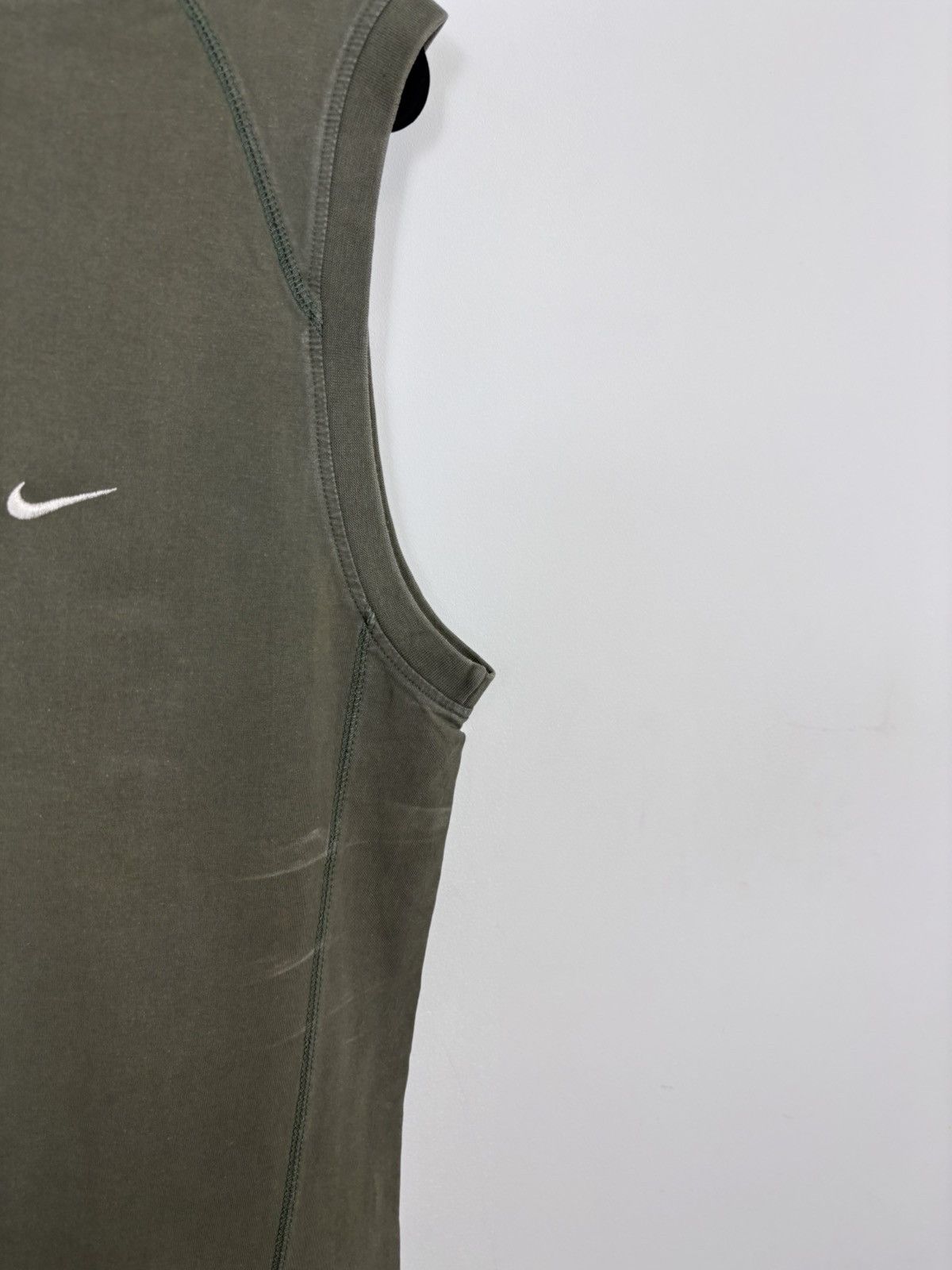 Nike Vintage Nike Y2K Khaki Green Swoosh Sleeveless Tank Top Tee Size US XL / EU 56 / 4 - 4 Thumbnail