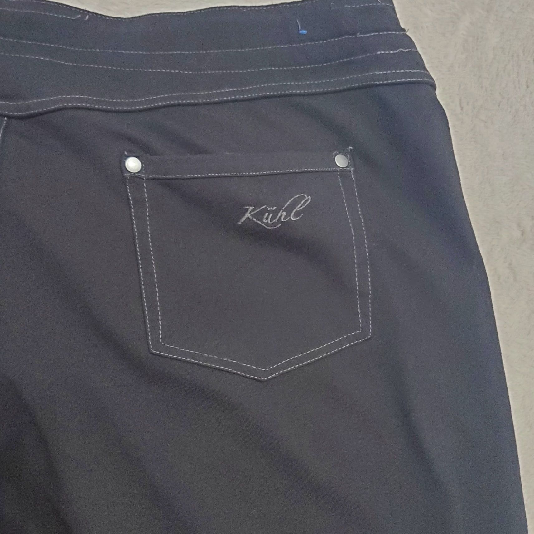 Vintage Kuhl Pants Women 14R Black Nylon Cargo Sweatpants Stretch Pull On Drawstring FLAW Size 36" / US 14 / IT 50 - 7 Thumbnail