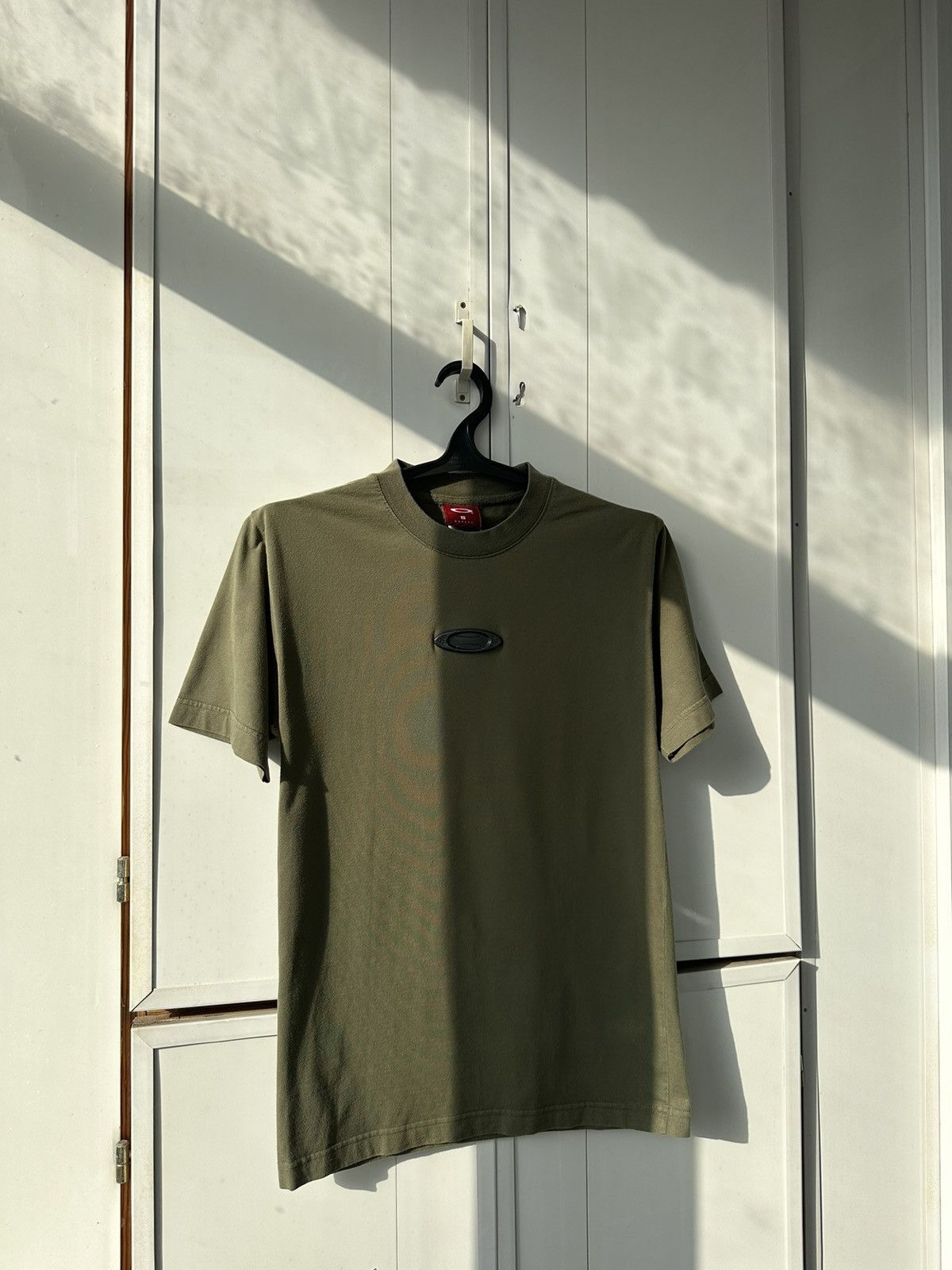 Oakley Vintage Oakley T-shirt 3D Centre Logo Size US S / EU 44-46 / 1 - 2 Thumbnail