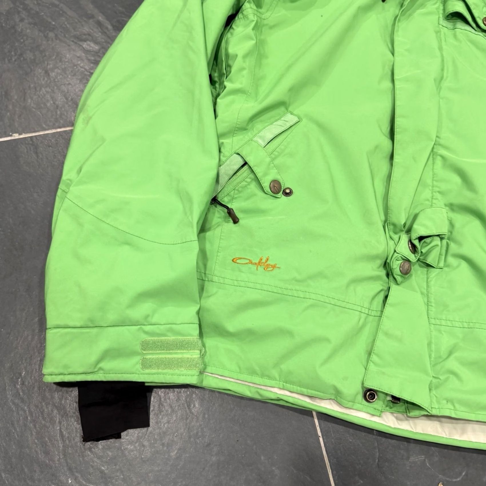 Oakley Oakley Ski Jacket Womens Medium Green Hooded Regular Fit Zip Pockets Mens Womens Girls? Size M / US 6-8 / IT 42-44 - 7 Thumbnail