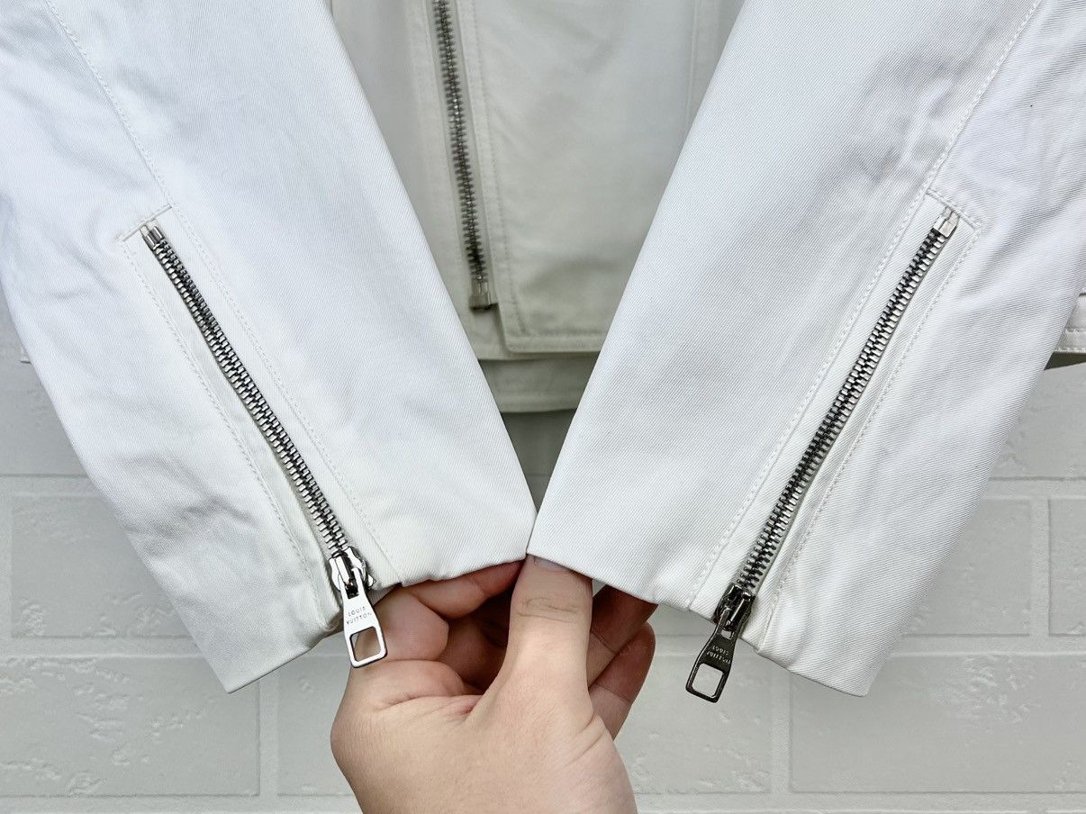 Louis Vuitton LOUIS VUITTON Jacket Biker Cotton Zippers Pocket LV White Size US XL / EU 56 / 4 - 21 Thumbnail