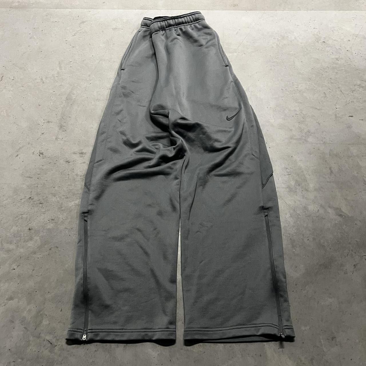 Nike Vintage Y2K/2000s Baggy Nike Grey TrackPants with leg zippers Adjustable waistband and pockets! Size US 34 / EU 50 - 2 Thumbnail