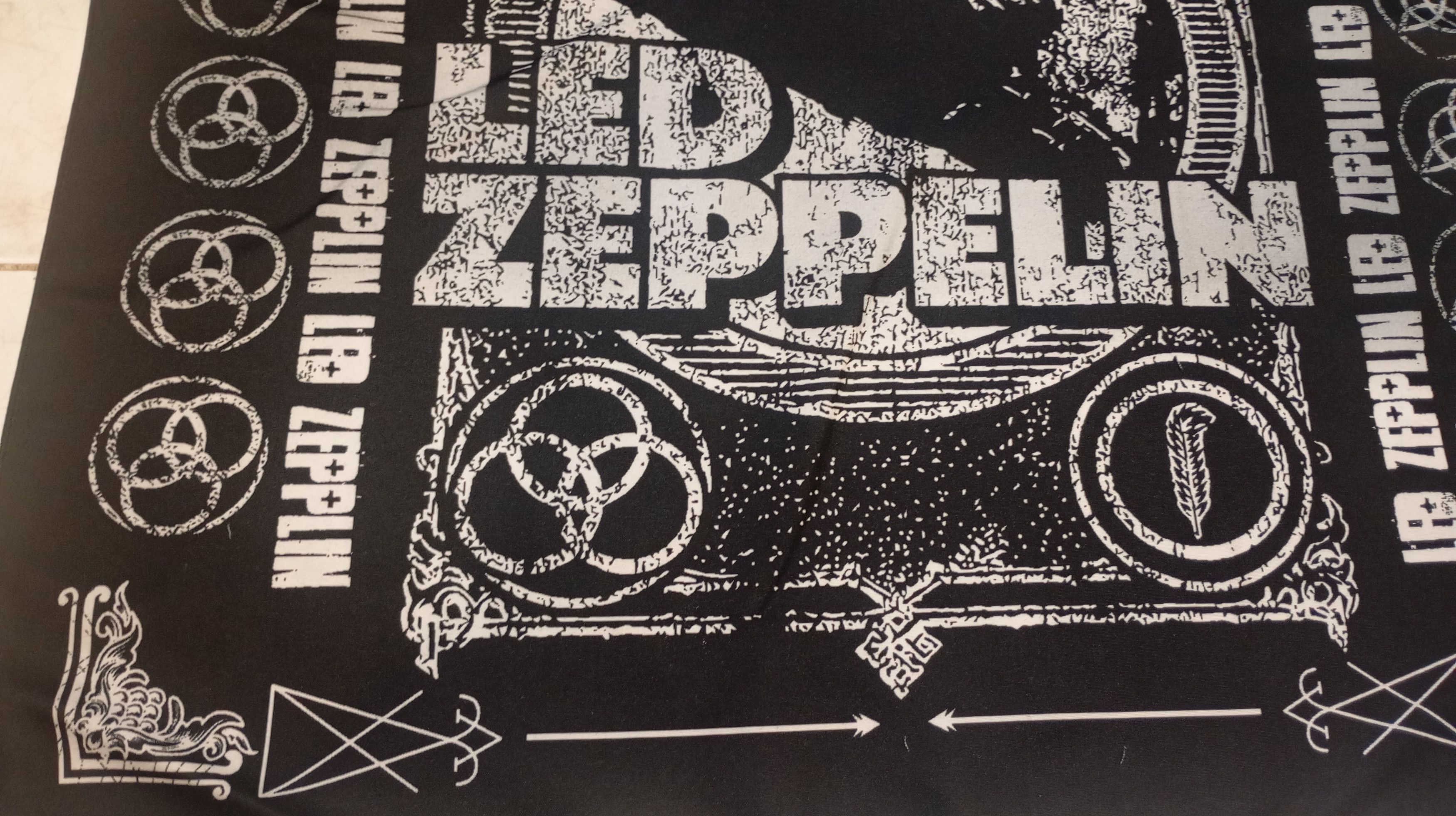 Band Tees Skulls Bandana Handkerchief Motor head Size ONE SIZE - 2 Thumbnail