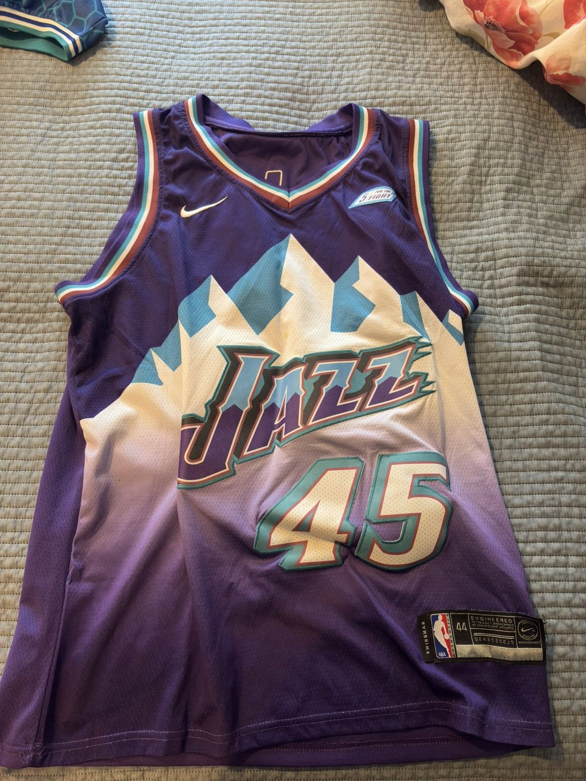 Nike Throwback Jazz Donovan Mitchell Jersey MEDIUM Size US M / EU 48-50 / 2 - 2 Thumbnail