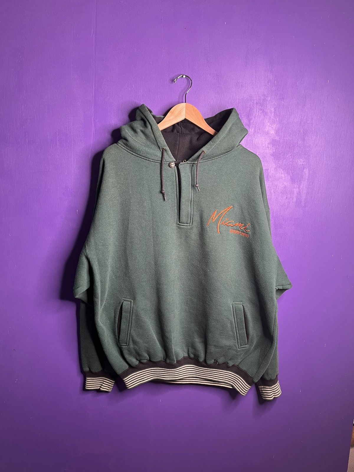 Vintage Vintage 90s Miami hurricanes logo button hoodie Size US XL / EU 56 / 4 - 1 Thumbnail
