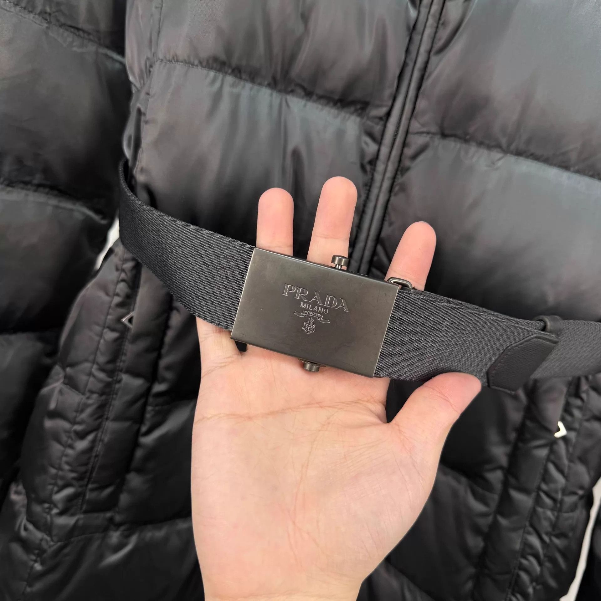 Prada Prada Triangle Logo Fur Collar Down Jacket 38 98New Size XS / US 0-2 / IT 36-38 - 4 Thumbnail