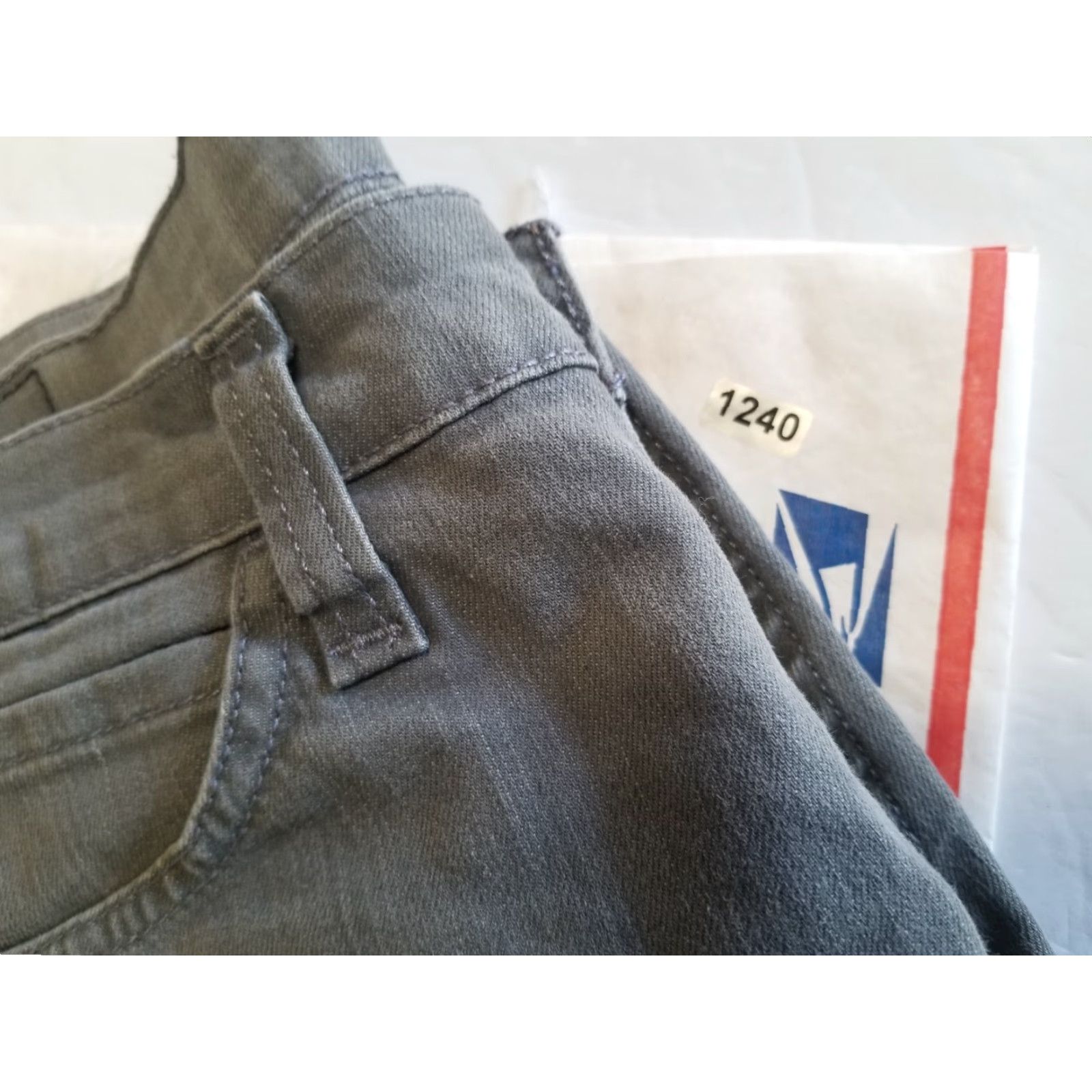 Vintage Levi’s 513 Cut Off Shorts Gray Mens Size 32 Bermuda Denim Cotton Flat Front Casual Regular 8in Inseam Pockets Shorts Mens Size US 32 / EU 48 - 7 Thumbnail