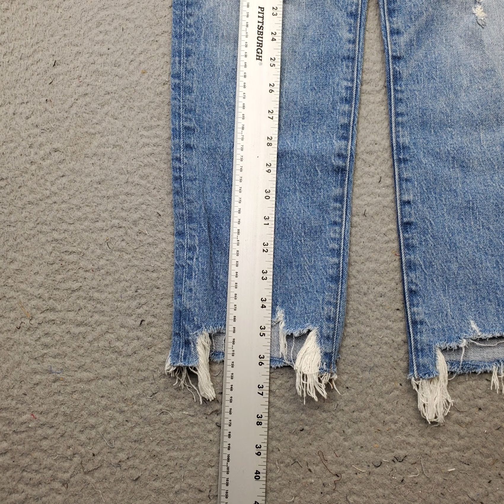 Madewell Madewell Women's Jeans, 24, Blue Denim, Straight, Classic Fit, Distressed, Faded, Raw Hem, 5-Pocket, Cotton Denim, Button Closure, Vintage No Size 42" / US 20 - 3 Thumbnail