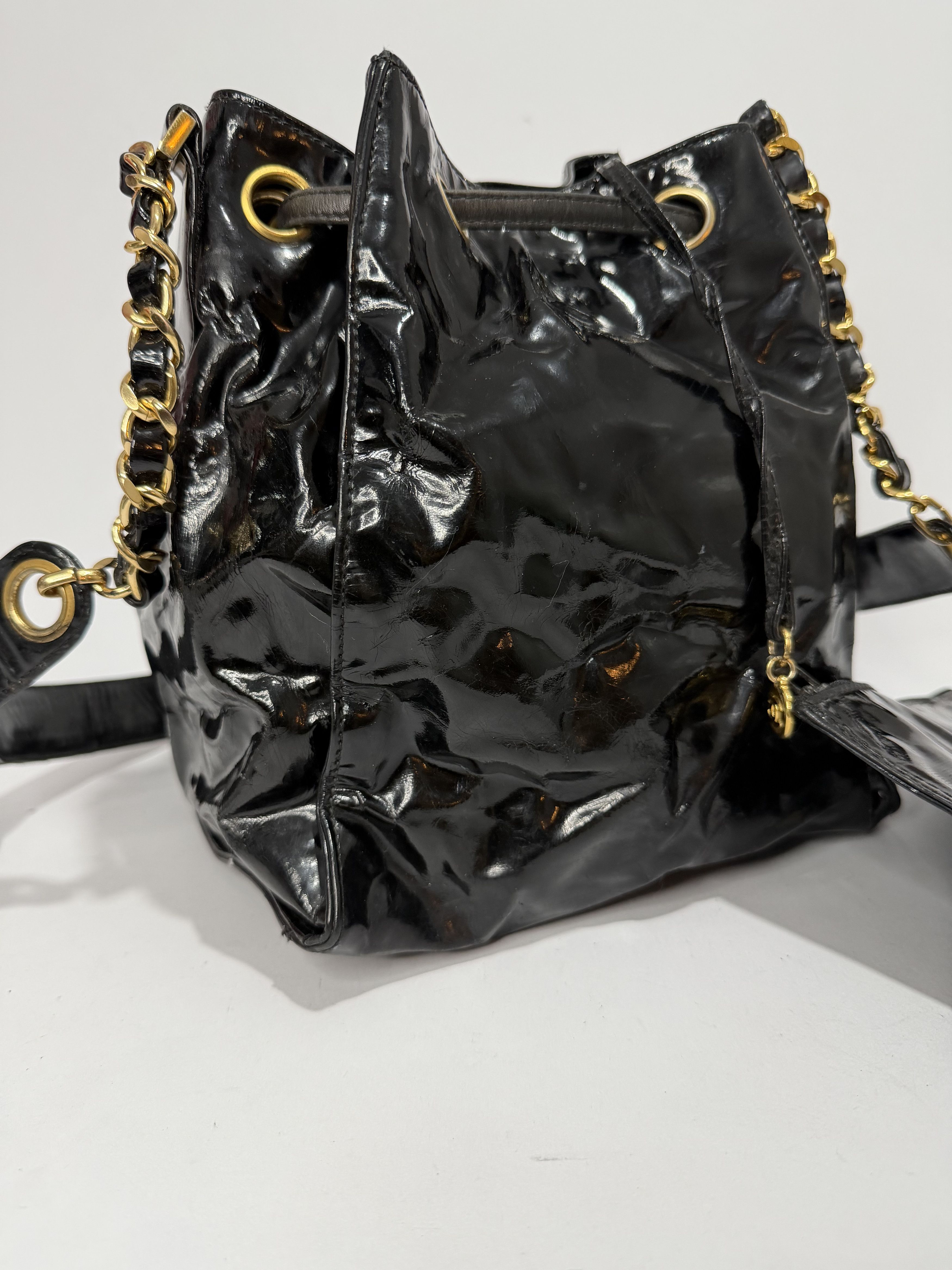 Chanel Vintage Chanel CC Patent Bucket Bag Size ONE SIZE - 4 Thumbnail