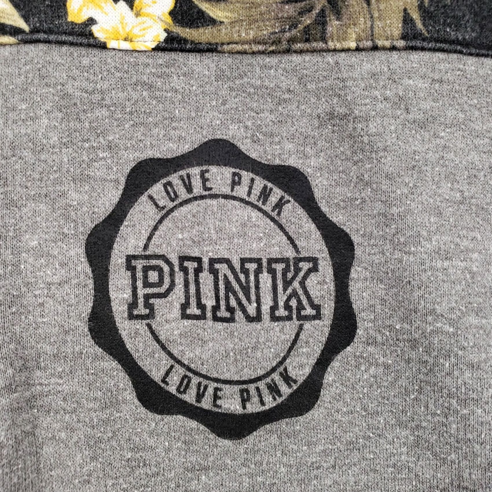 Victoria's Secret Victoria's Secret PINK Sweatshirt Womens XS Gray Henley Mock Neck Long Sleeve Floral Pattern Size XS / US 0-2 / IT 36-38 - 3 Thumbnail