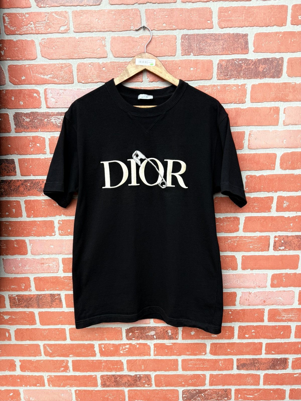 Dior Dior x Judy Blame Safety Pin Black Tee Size Large RARE 🔥 Size US L / EU 52-54 / 3 - 1 Thumbnail
