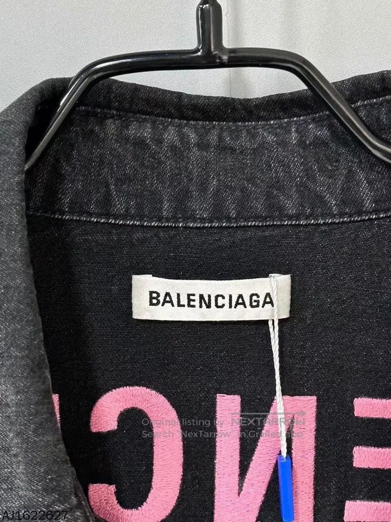 Balenciaga Balenciaga Back Logo Denim Shirt. Size US S / EU 44-46 / 1 - 5 Thumbnail