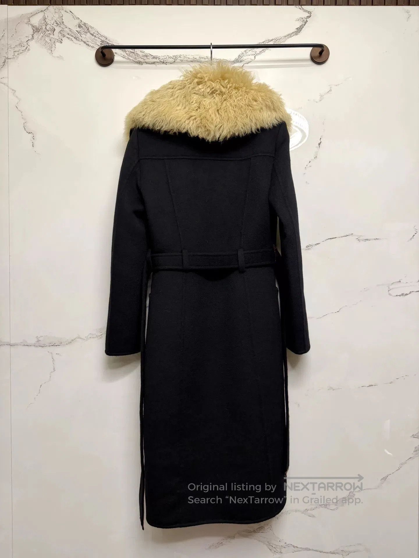 Louis Vuitton louis vuitton black wool coat with fur collar. Size XS / US 0-2 / IT 36-38 - 3 Thumbnail