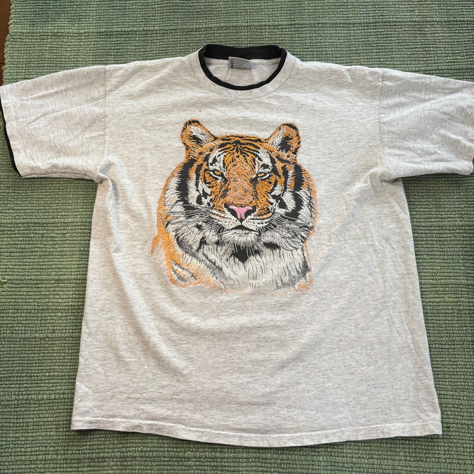 Vintage Vintage 1990s Single Stitched Tiger Tee Shirt Sz L Oneita Size US L / EU 52-54 / 3 - 1 Thumbnail