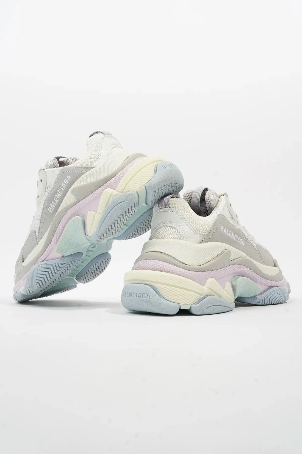Balenciaga o1bcso1str1224 Triple S Sneakers in Multicolor Size US 8 / IT 38 - 10 Thumbnail