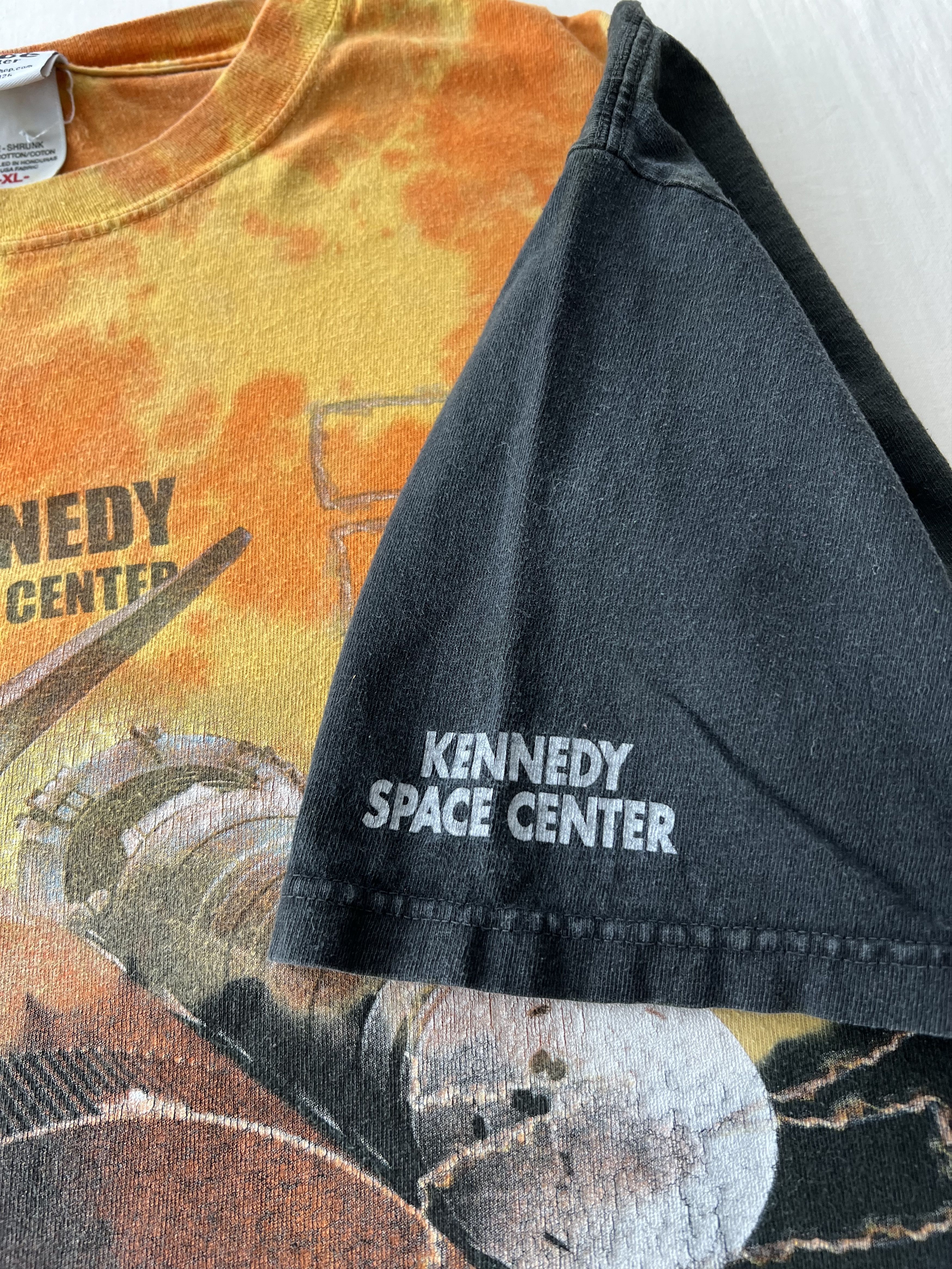 Vintage Vintage 2000s Habitat Kennedy Space Center Launch T-shirt Size US XL / EU 56 / 4 - 10 Thumbnail