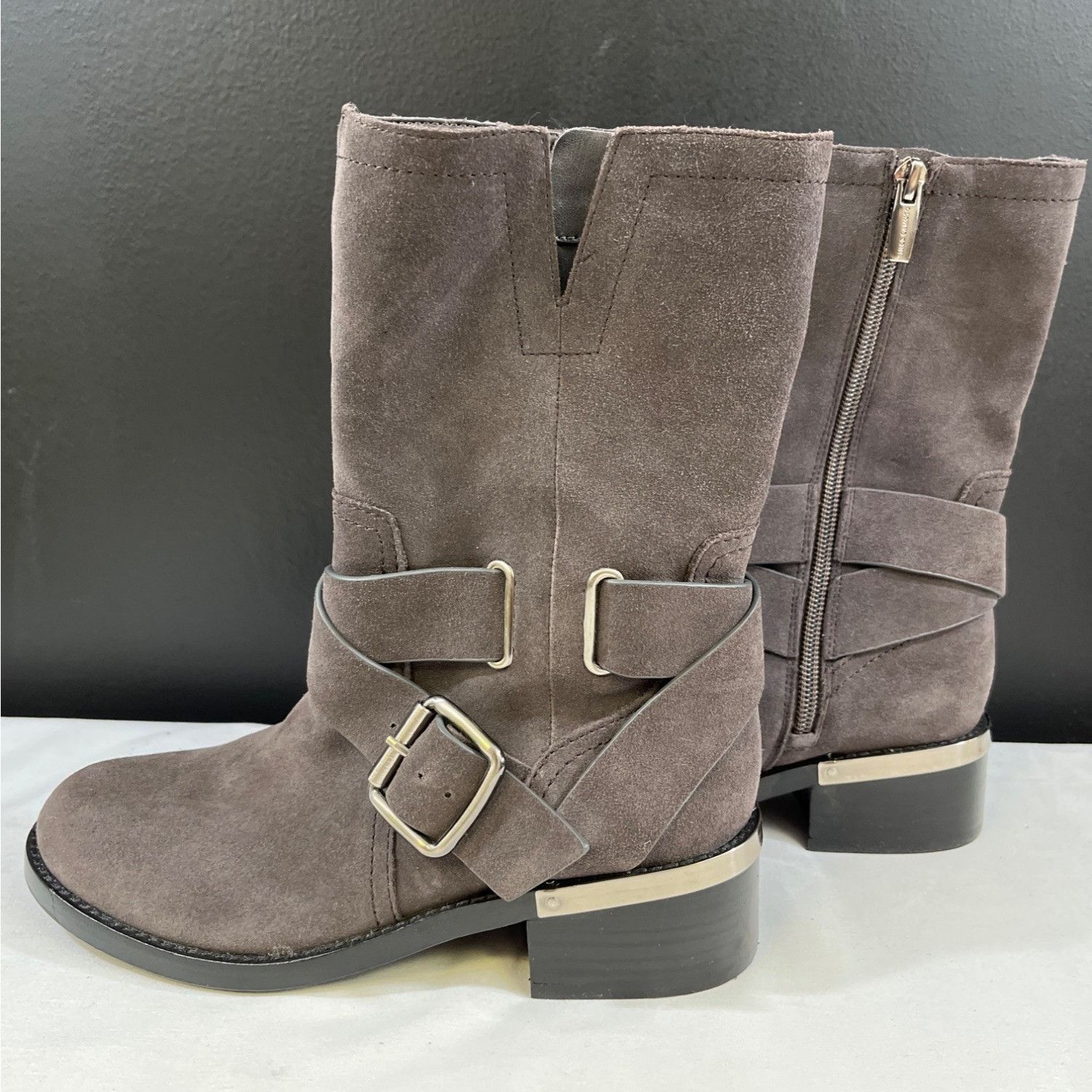 Vince Camuto Vince Camuto Wethima Womens Grey Leather Boots Size 5M SKU 6 Size US 5 / IT 35 - 5 Thumbnail