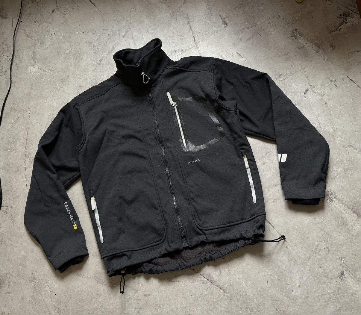 Berghaus Berghaus heavy softshell mens L fits M-L great gorpcore jckt Size US L / EU 52-54 / 3 - 2 Thumbnail