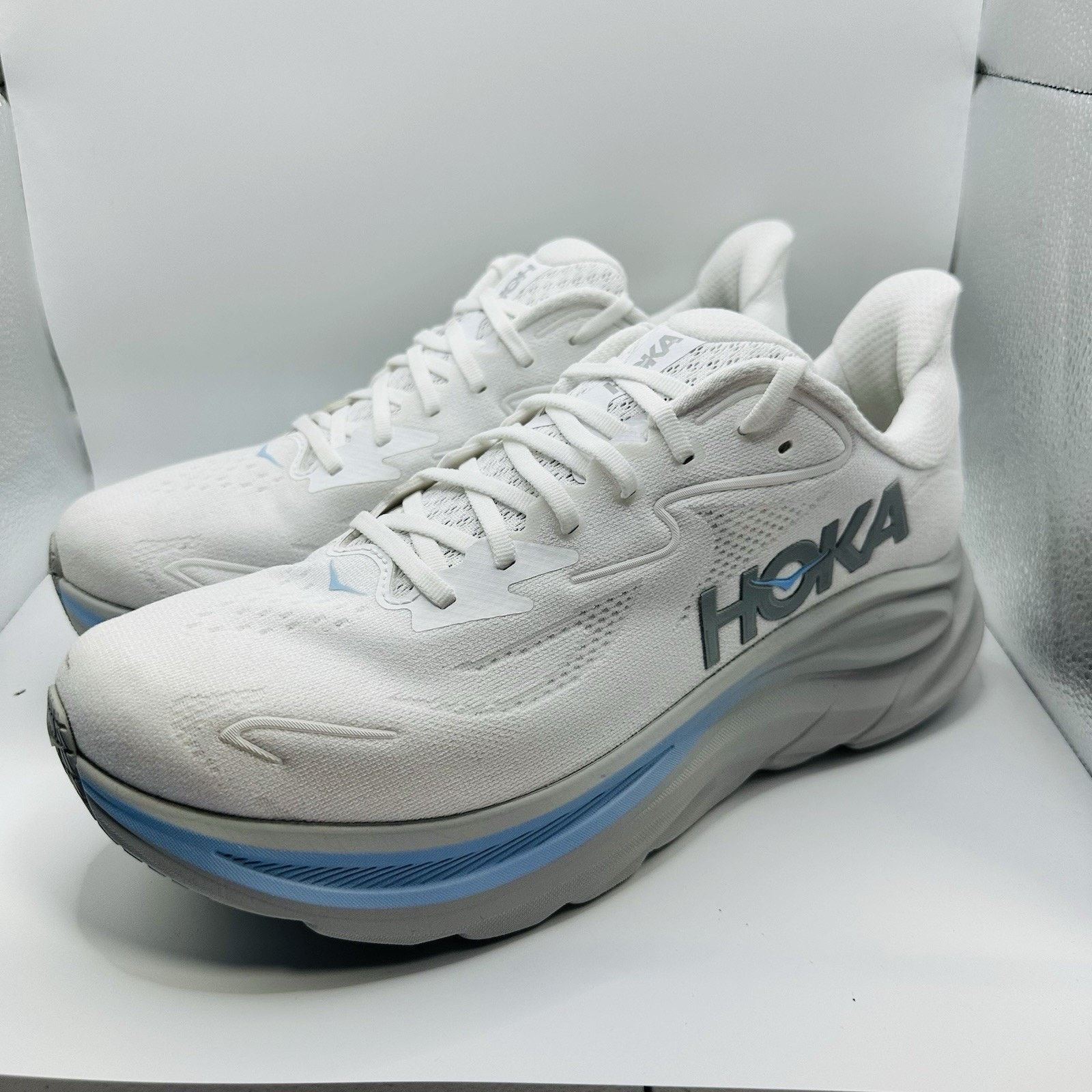Hoka Size 11 - Hoka One One Clifton 10 White Glacier Blue Size US 11 / EU 44 - 3 Thumbnail