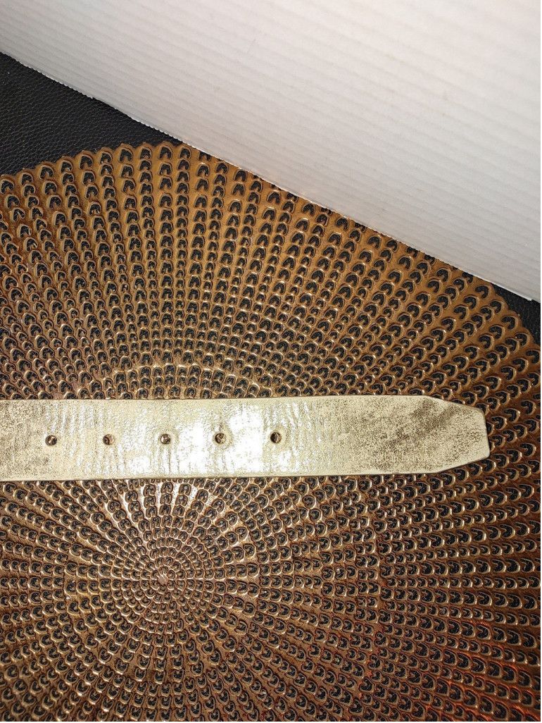 Calvin Klein Calvin Klein Metallic Gold Belt Size Small Size ONE SIZE - 5 Thumbnail