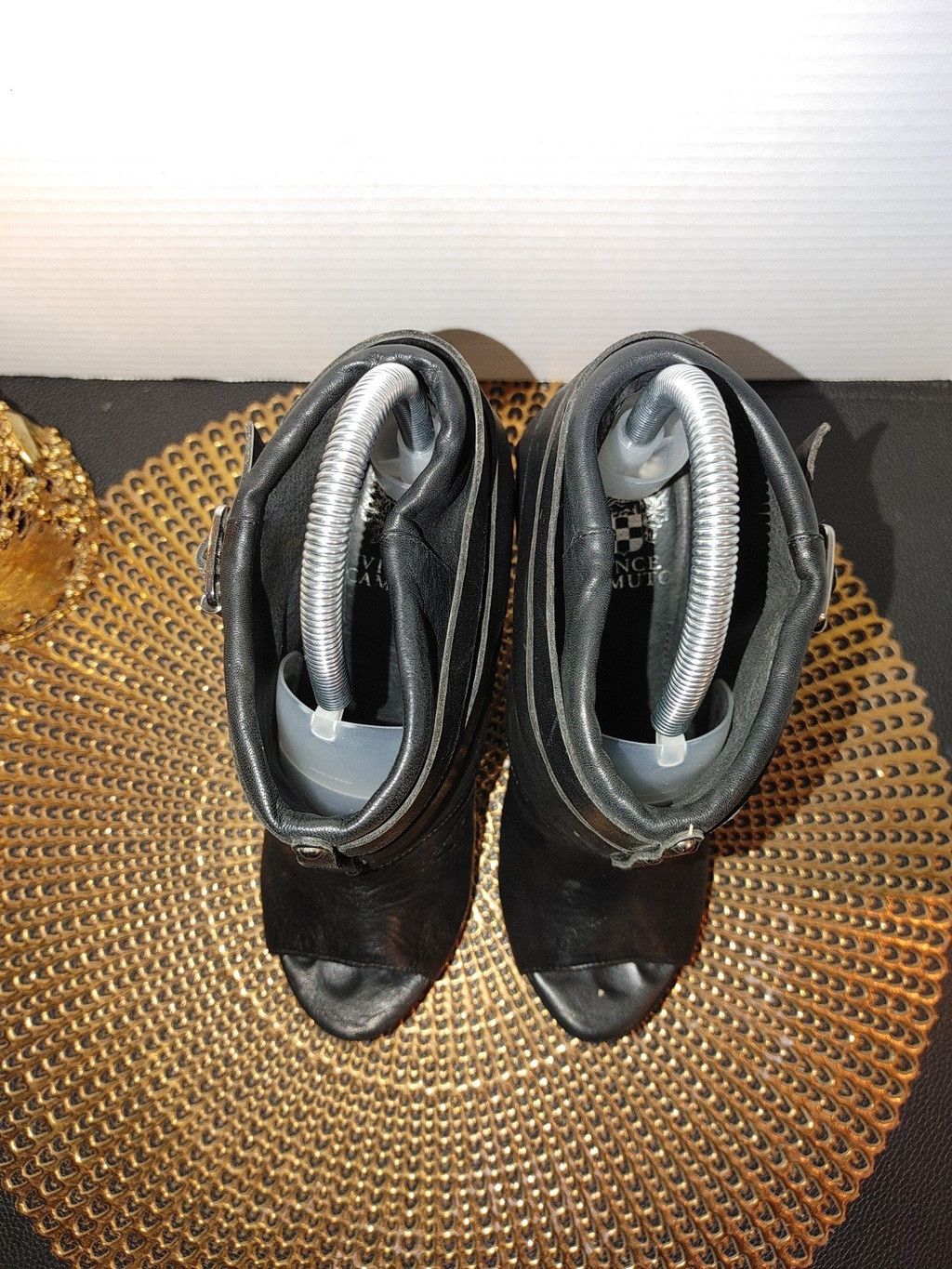 Vince Camuto Vince Camuto Leather Ankle Booties Size 6.5B Size US 6 / IT 36 - 4 Thumbnail