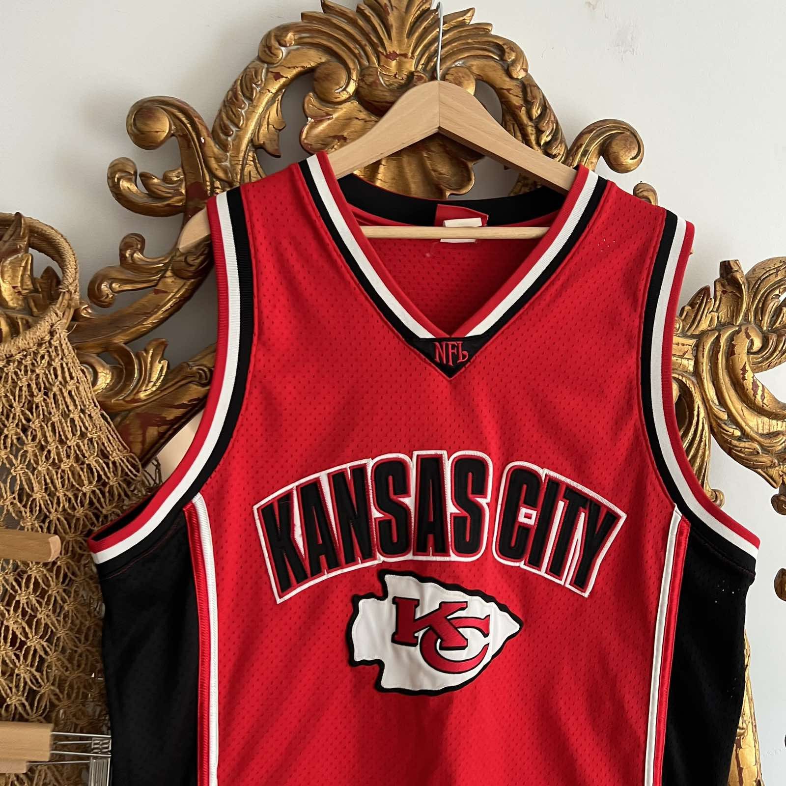 NFL × Vintage Vintage NFL Kansas City Chiefs Jersey T-Shirt Red XL Size US XL / EU 56 / 4 - 2 Thumbnail