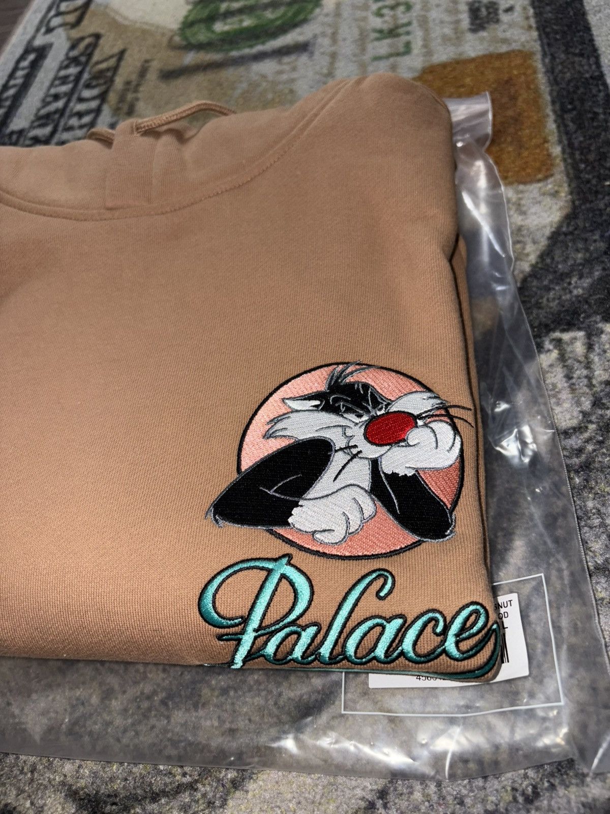 Palace × Ugg Palace x UGG x Looney Tunes Palath Hoodie Brown Size US XL / EU 56 / 4 - 3 Thumbnail