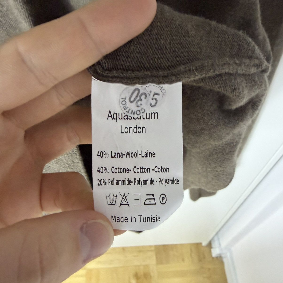 Aquascutum Vintage Aquascutum London V-Neck Brown Wool Sweater Luxury Size US L / EU 52-54 / 3 - 4 Thumbnail