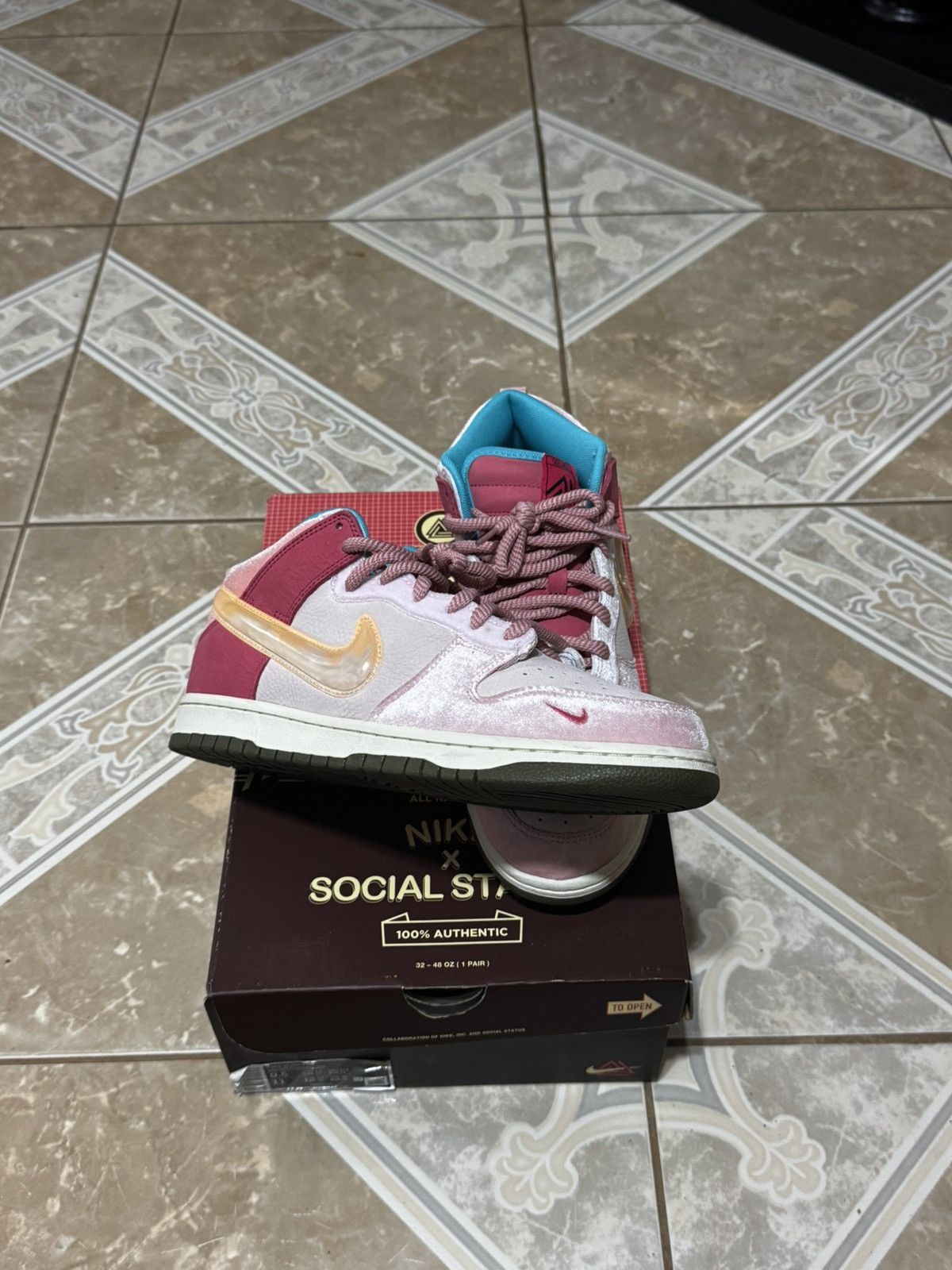 Social Status Social status strawberry milk mid dunks Size US 9.5 / EU 42-43 - 10 Thumbnail