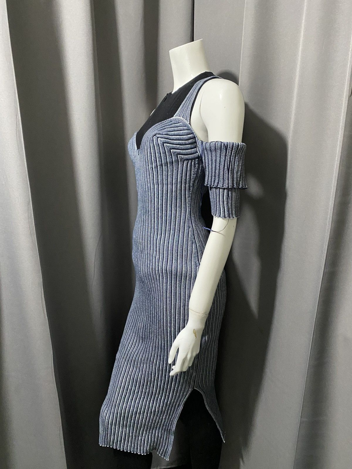 Victoria Beckham Victoria Beckham Cold-Shoulder Midi Dress Size S / US 4 / IT 40 - 9 Thumbnail