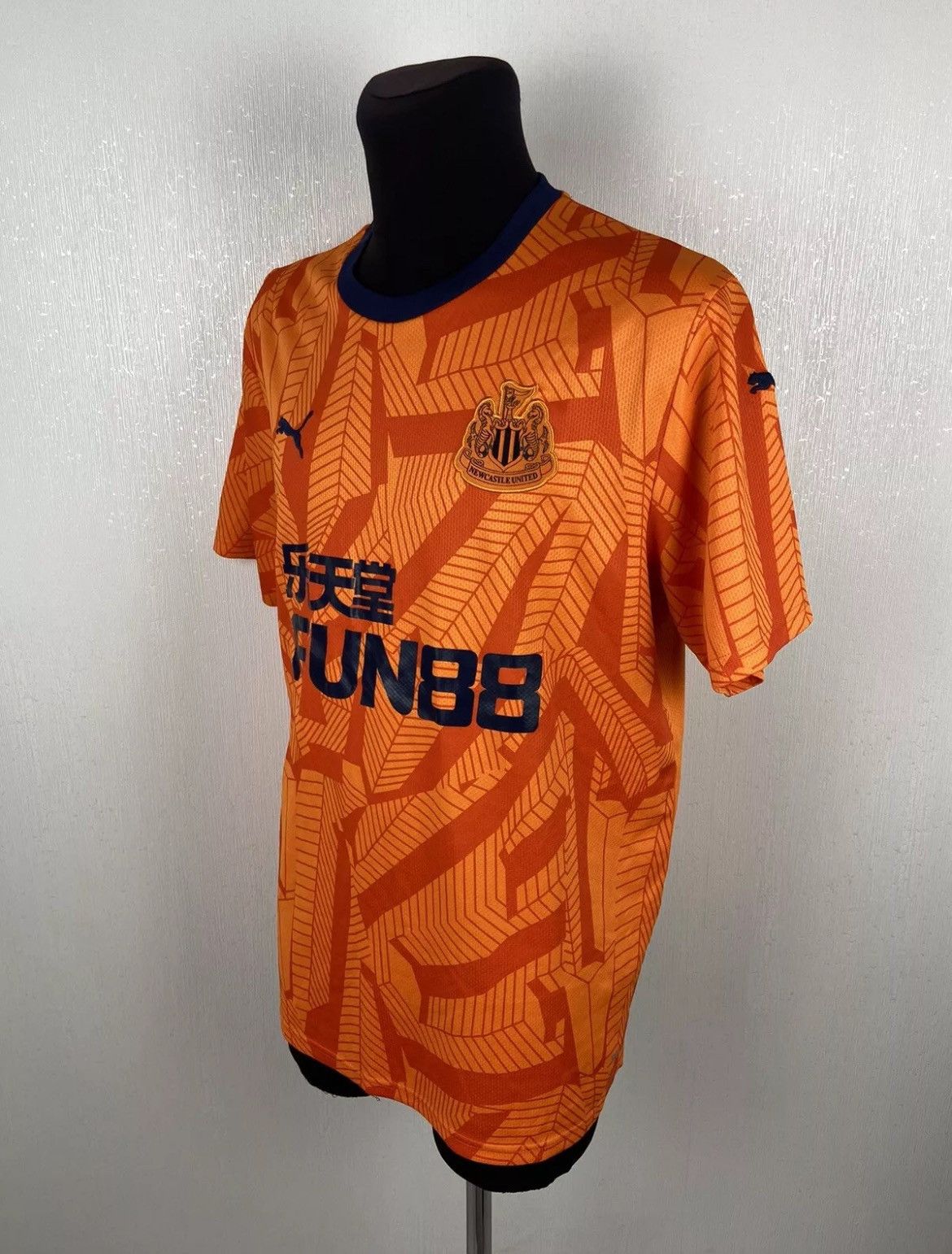 Puma Newcastle United FC 2019/20 Third Jersey Puma Size 2XL Size US XXL / EU 58 / 5 - 2 Thumbnail