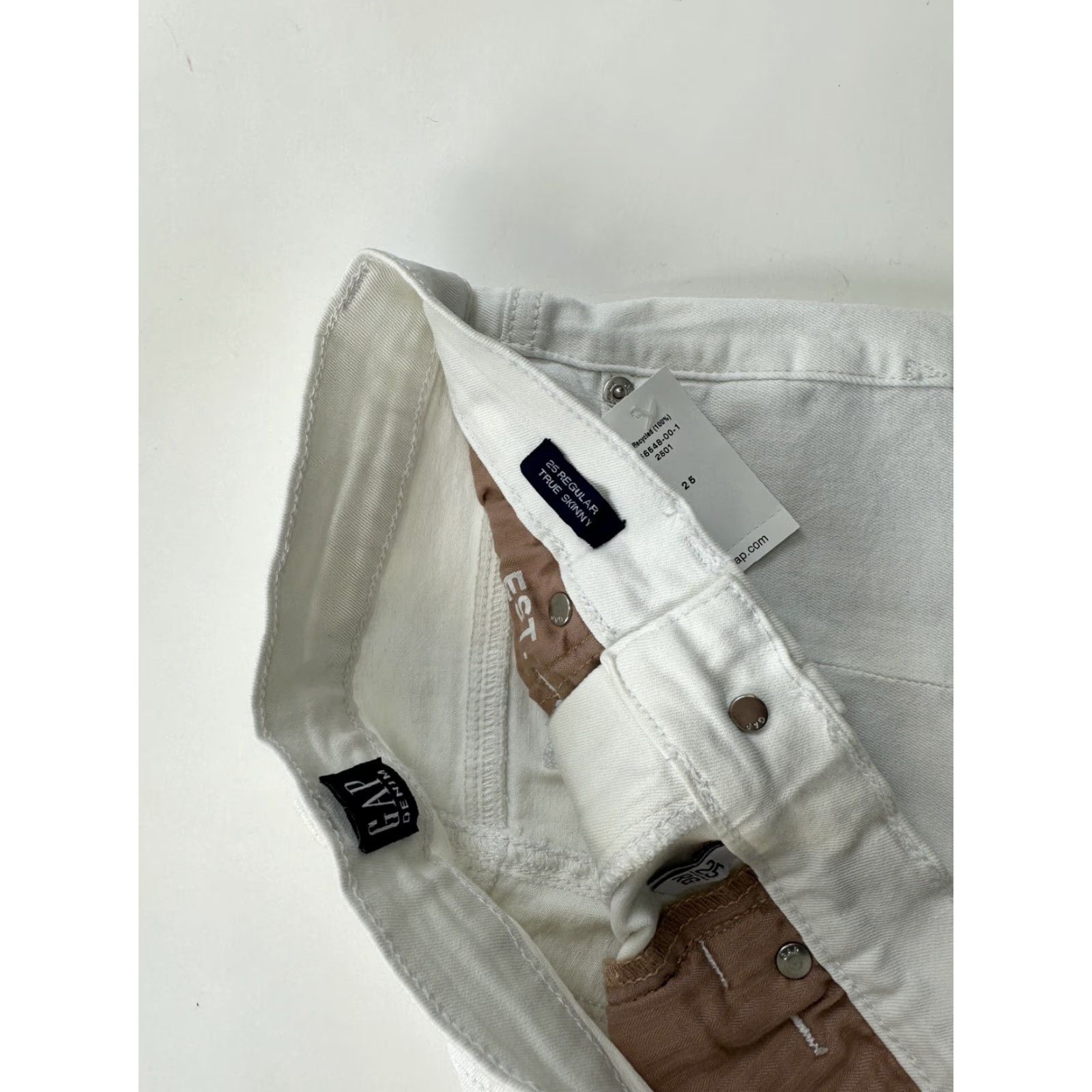 Gap Gap Jeans Womens 25 White True Skinny Ankle Slits NWT Size 42" / US 20 - 4 Thumbnail