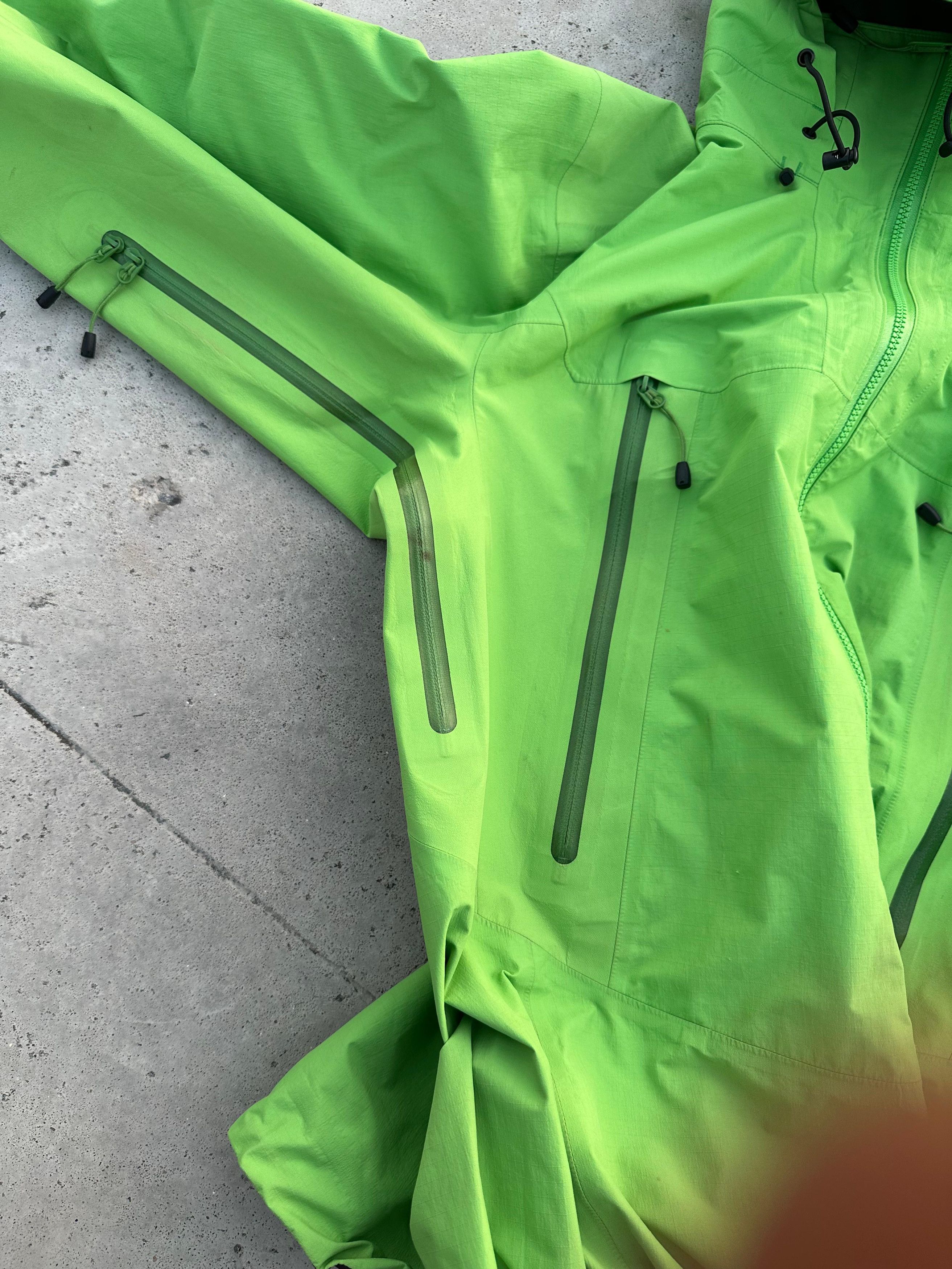 Arc'teryx Arc'terxy Beta LT Hybrid Gore Tex moss bloom jacket 2013 Size M / US 6-8 / IT 42-44 - 5 Thumbnail
