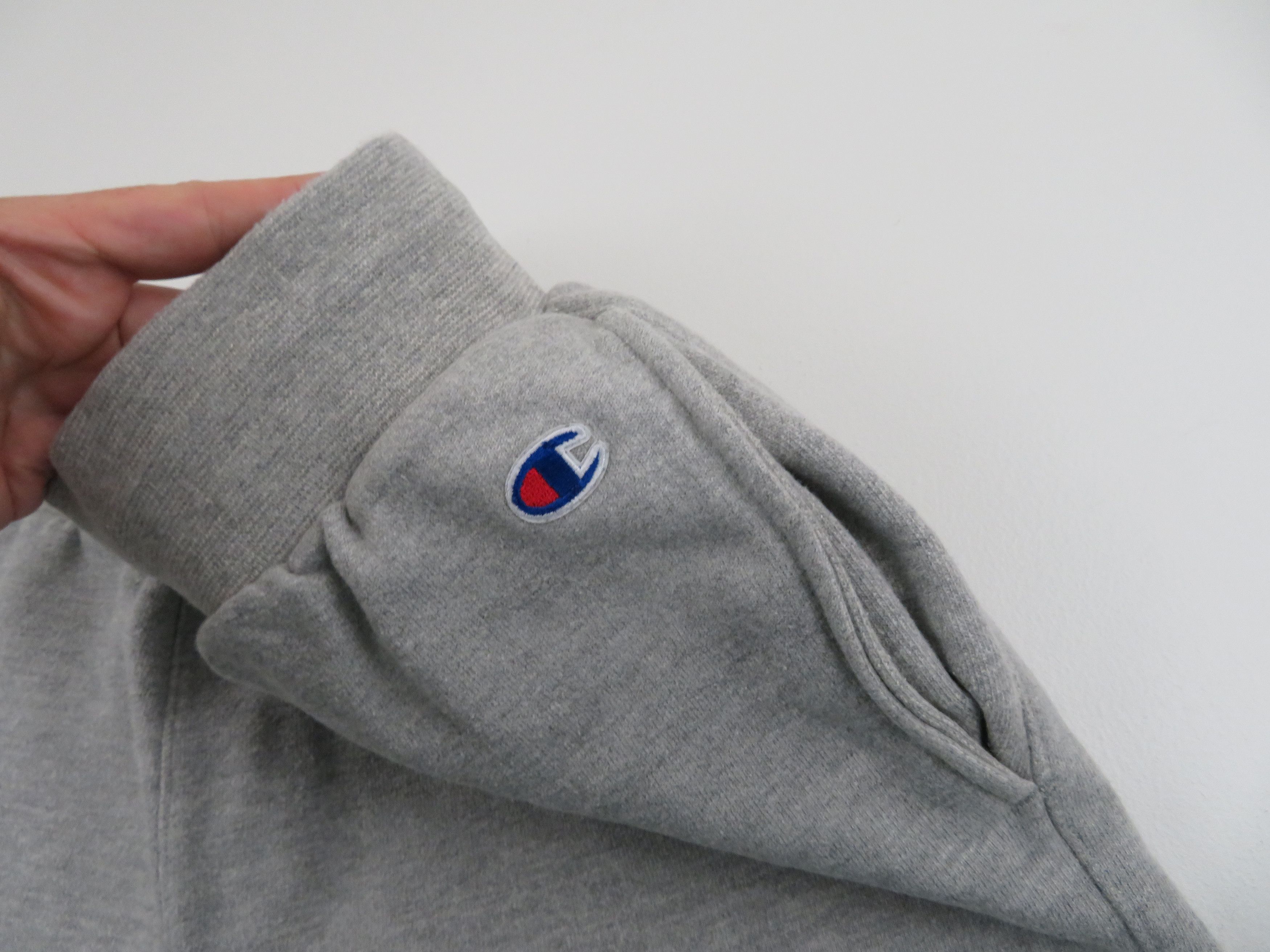 Champion × Vintage Y2K Champion Reverse Weave Cut Off Sweat Shorts Mens Medium Size US 32 / EU 48 - 3 Thumbnail