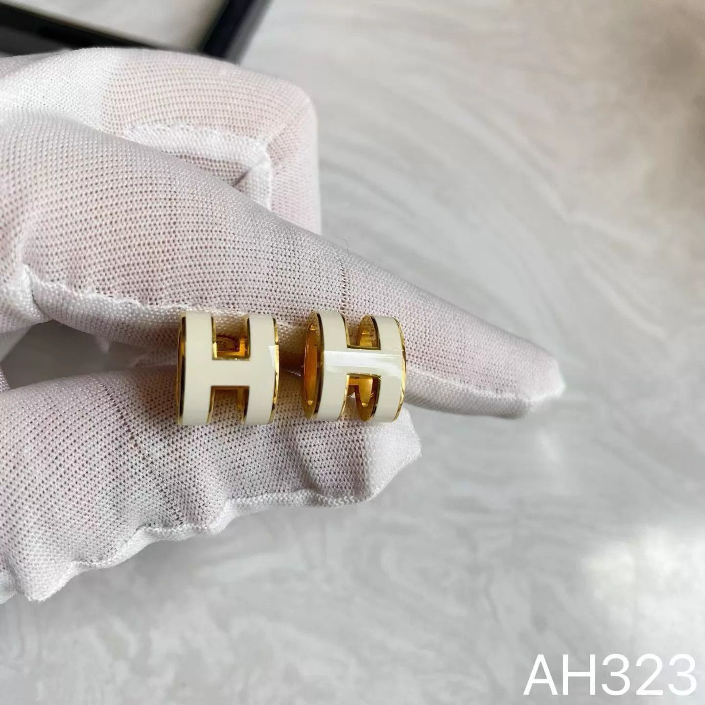Hermes Hermes Pop H Earrings K Gold White Enamel AH323 Size ONE SIZE - 8 Thumbnail
