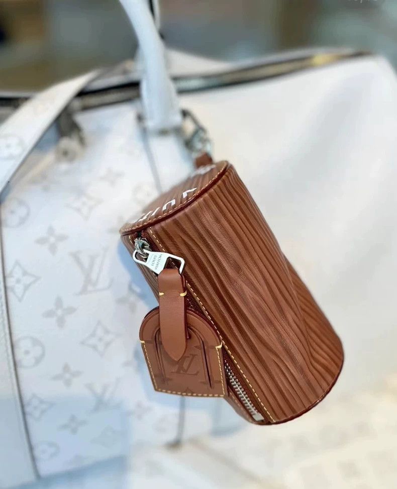 Louis Vuitton Louis Vuitton Headphone bag/change bag 2501-Nextarrow Size ONE SIZE - 6 Thumbnail