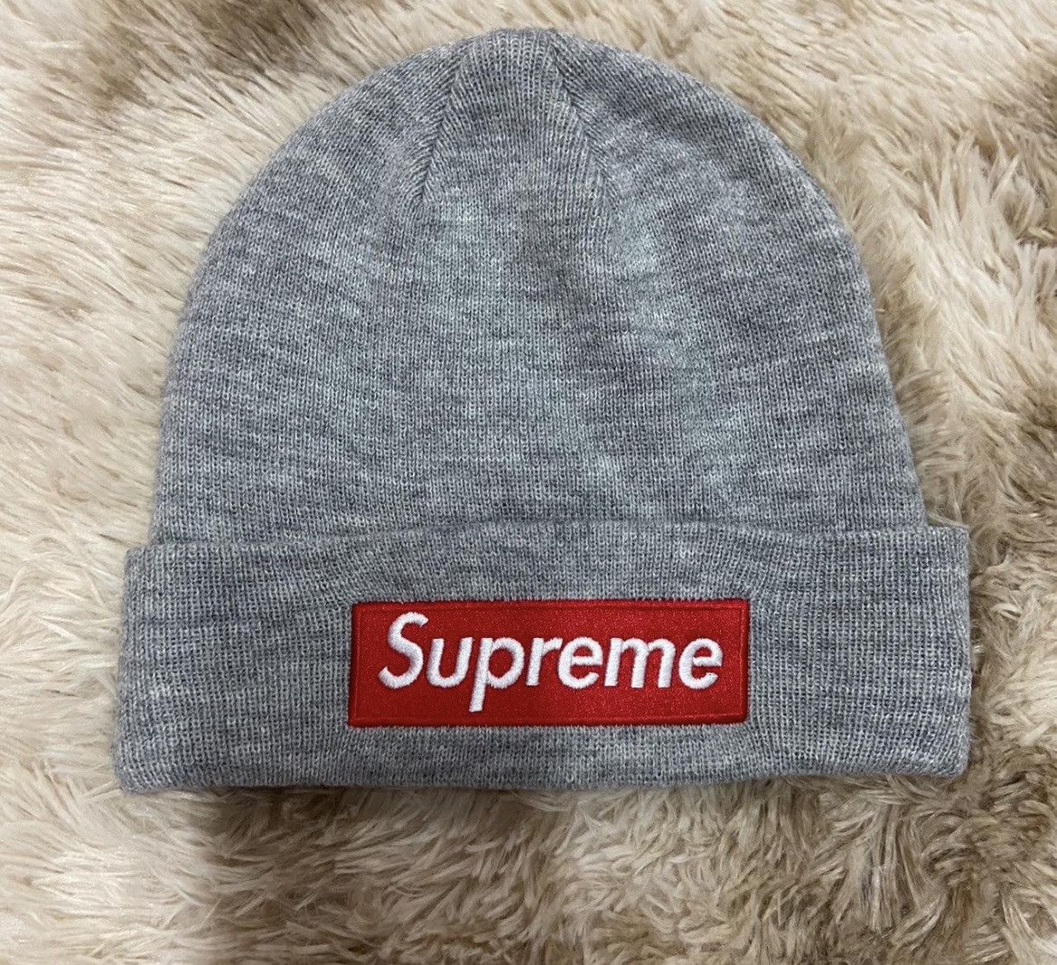New Era × Supreme Supreme New Era box logo grey & red world famous beanie Size ONE SIZE - 1 Thumbnail