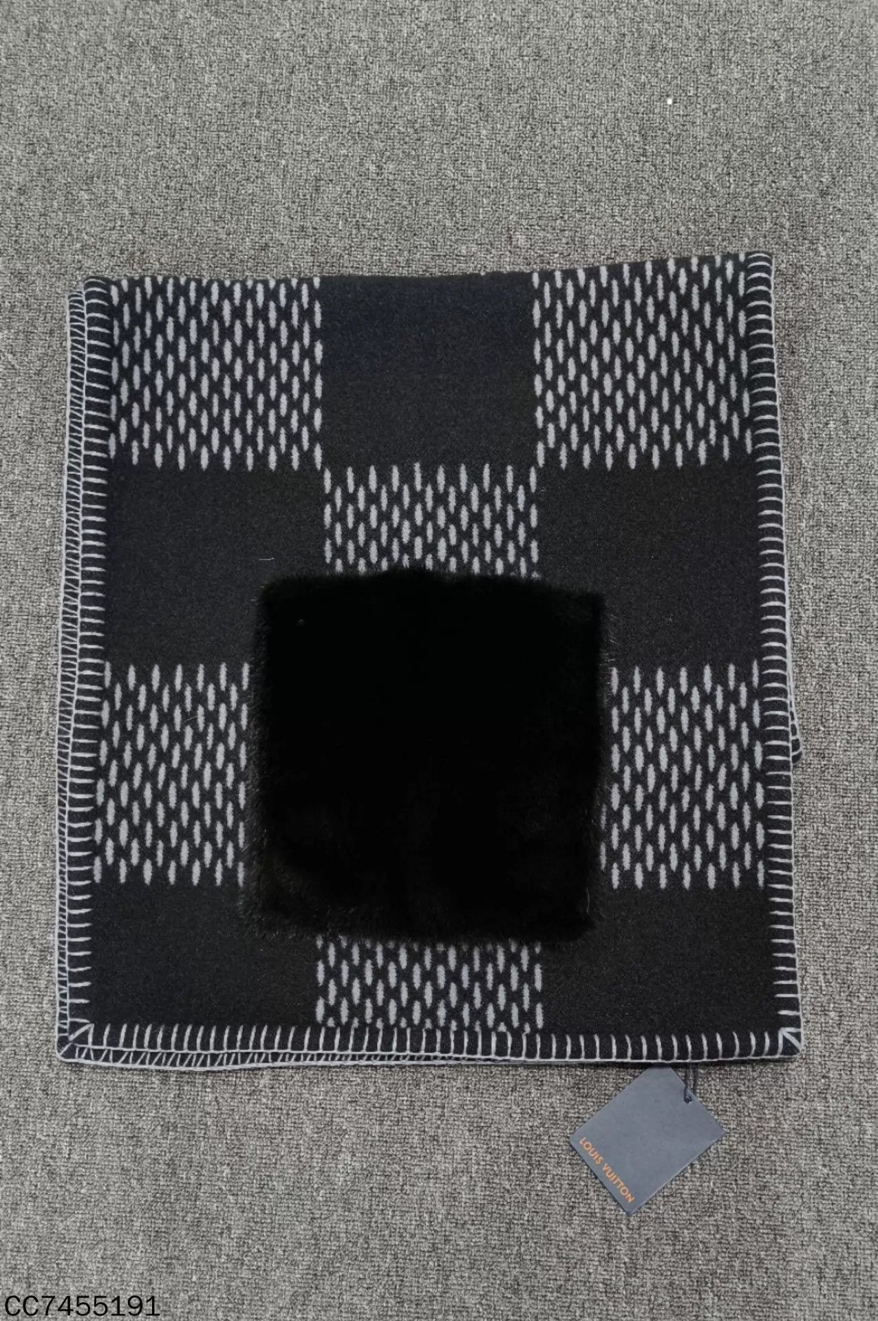 Louis Vuitton LV Blue Gray Checkerboard Mink Pocket Logo Scarf Size ONE SIZE - 1 Thumbnail