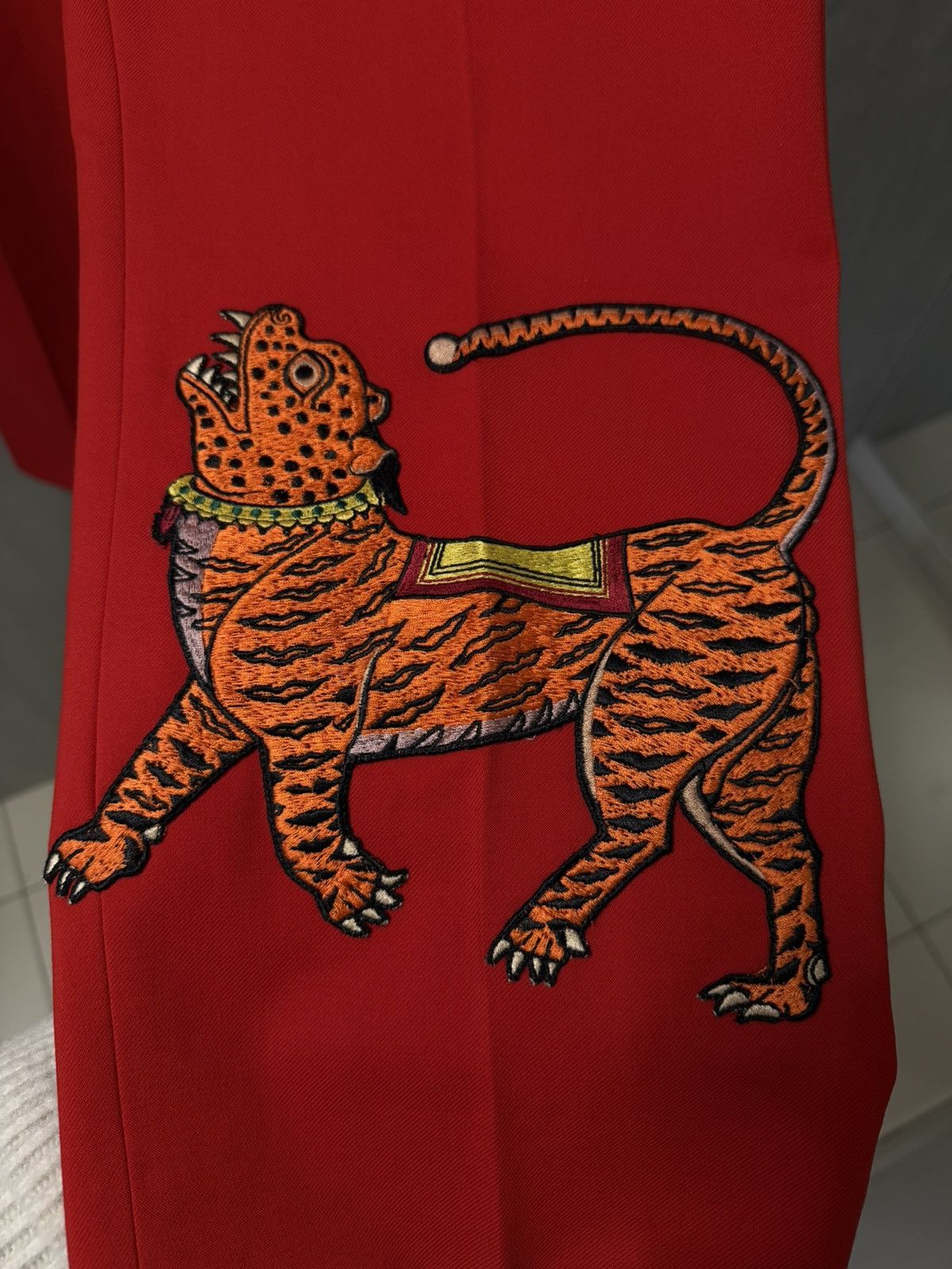 Gucci Gucci wide-leg ankle-cropped trousers with tiger embroidery Size 28" / US 6 / IT 42 - 4 Thumbnail