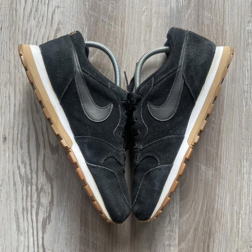 Nike NIKE • WMNS MD Runner 2 SE "Black Gum" (6.5M) Size US 6.5 / EU 39-40 - 9 Thumbnail