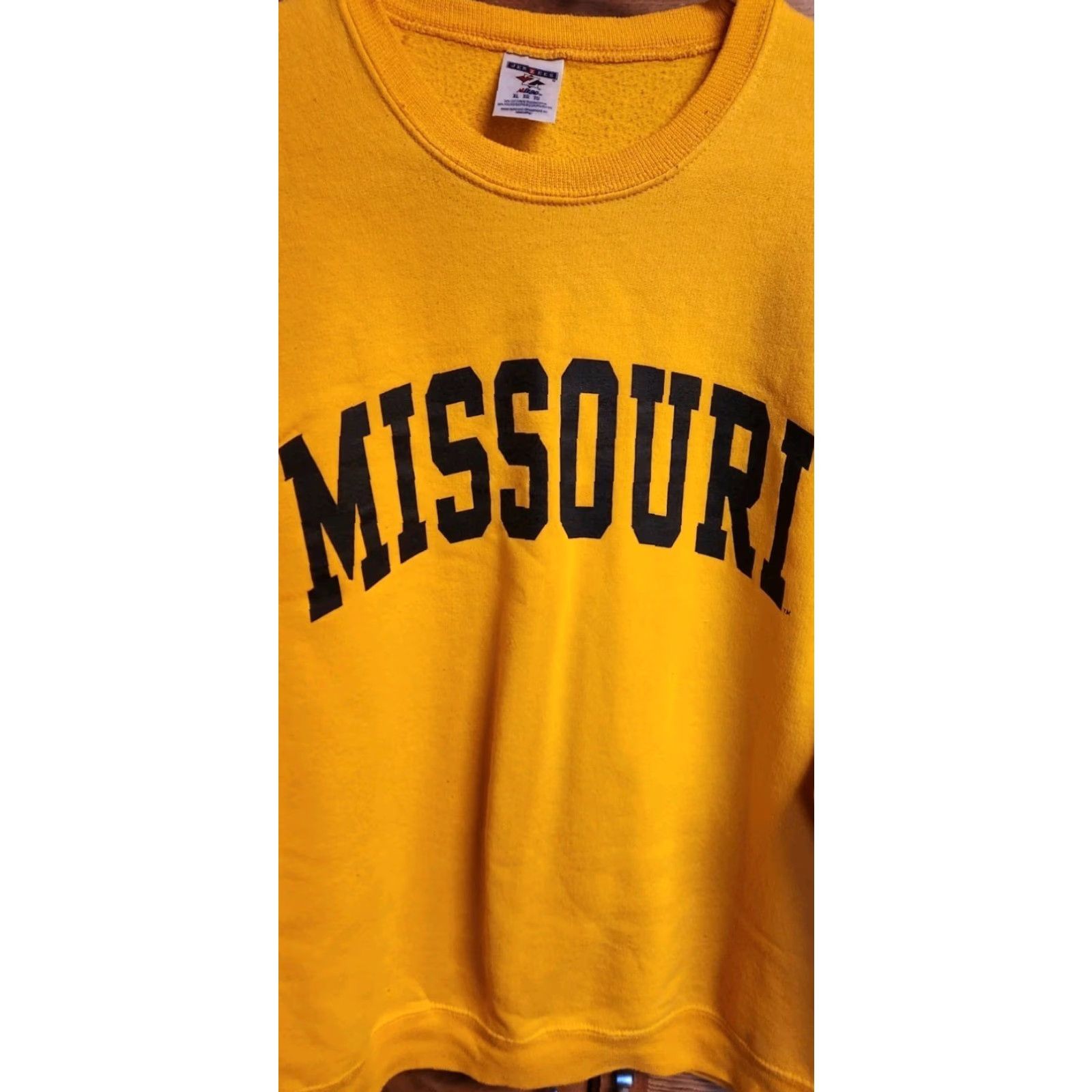 Jerzees VINTAGE Missouri Tigers Sweatshirt Men XL Crewneck Football Jerzees Yellow MIZZOU Size US XL / EU 56 / 4 - 4 Thumbnail