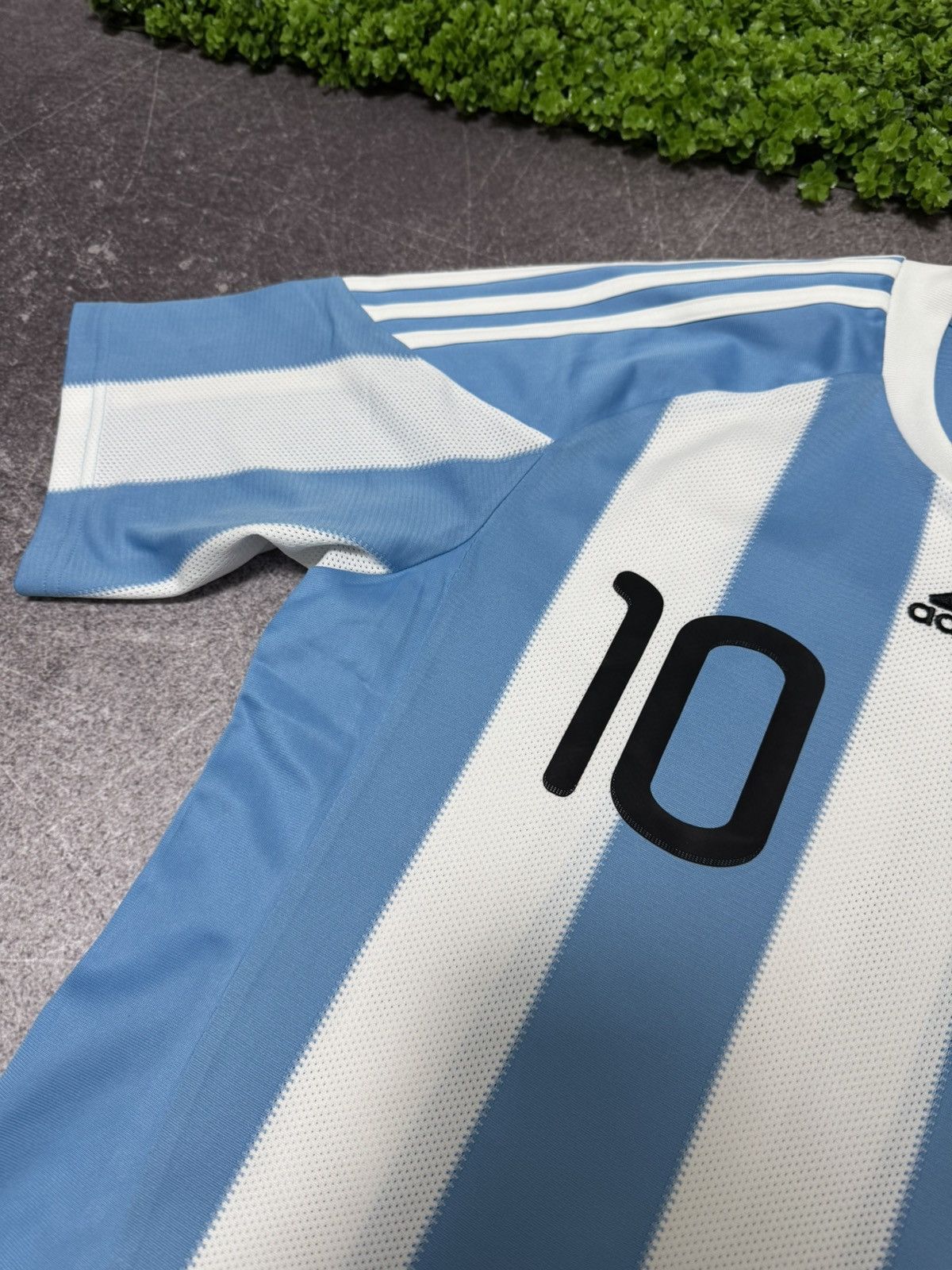 Vintage Adidas Argentina Lionel Messi #10 2010/2011 Soccer Jersey Size US M / EU 48-50 / 2 - 6 Thumbnail