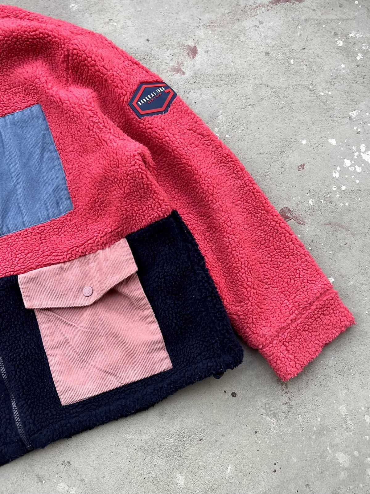 General Idea CRAZY VINTAGE GENERAL IDEA REVERSIBLE SHERPA JACKET Size US L / EU 52-54 / 3 - 3 Thumbnail